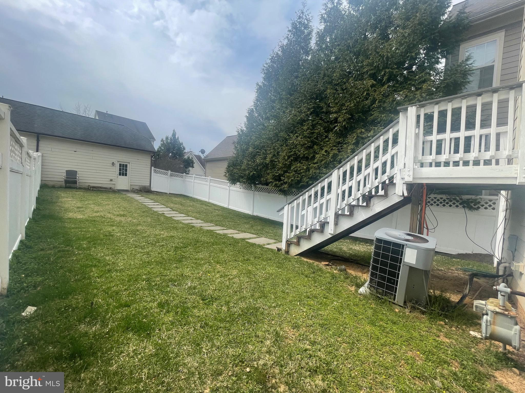 VILLAGES OF URBANA - Residential Lease