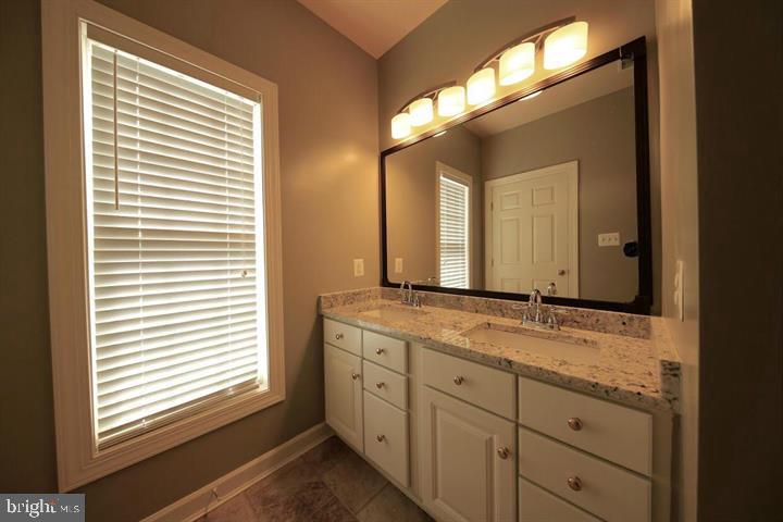 VILLAGES OF URBANA - Residential Lease