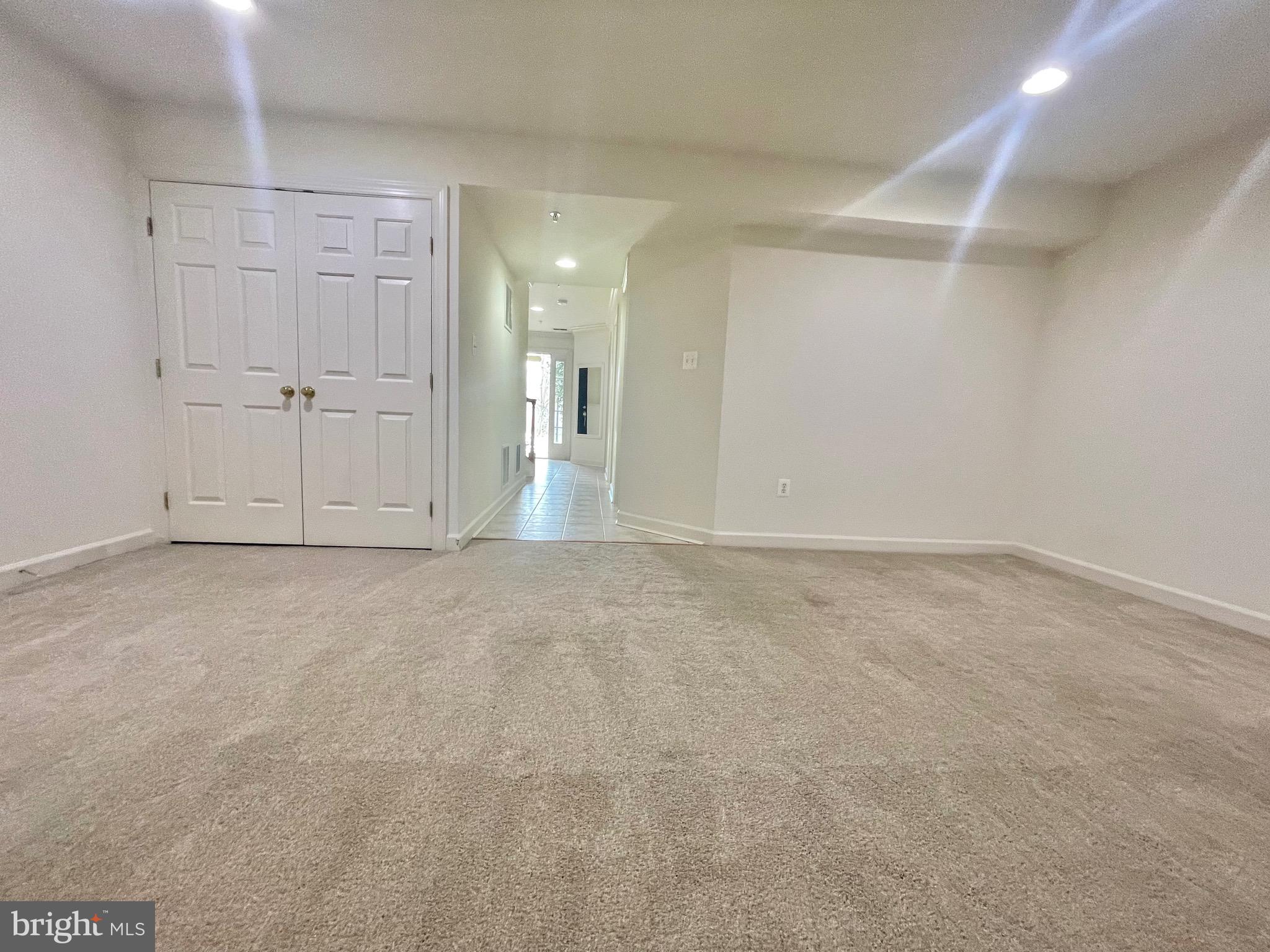 VILLAGES OF URBANA - Residential Lease