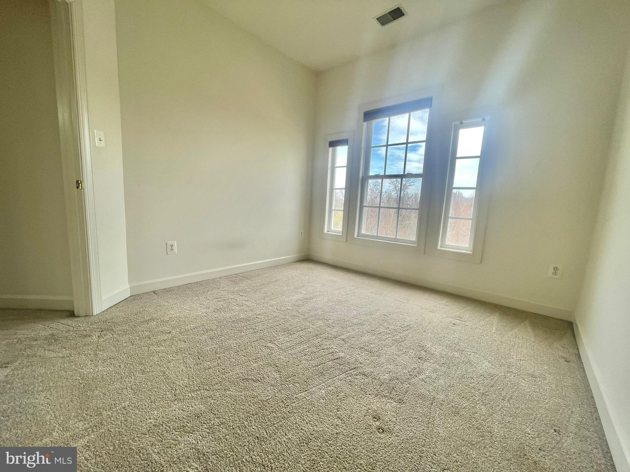 VILLAGES OF URBANA - Residential Lease