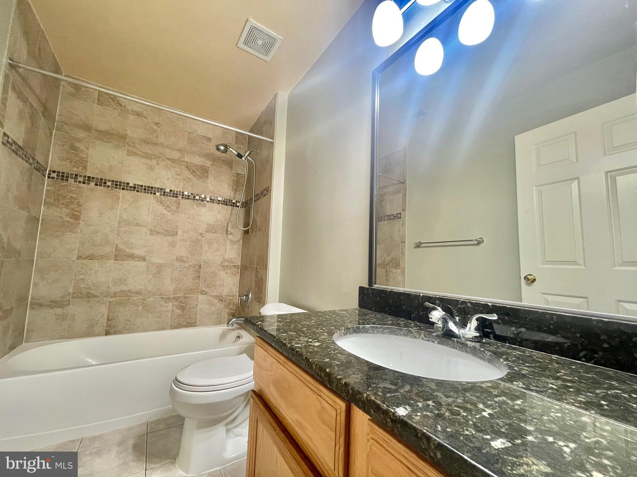 VILLAGES OF URBANA - Residential Lease