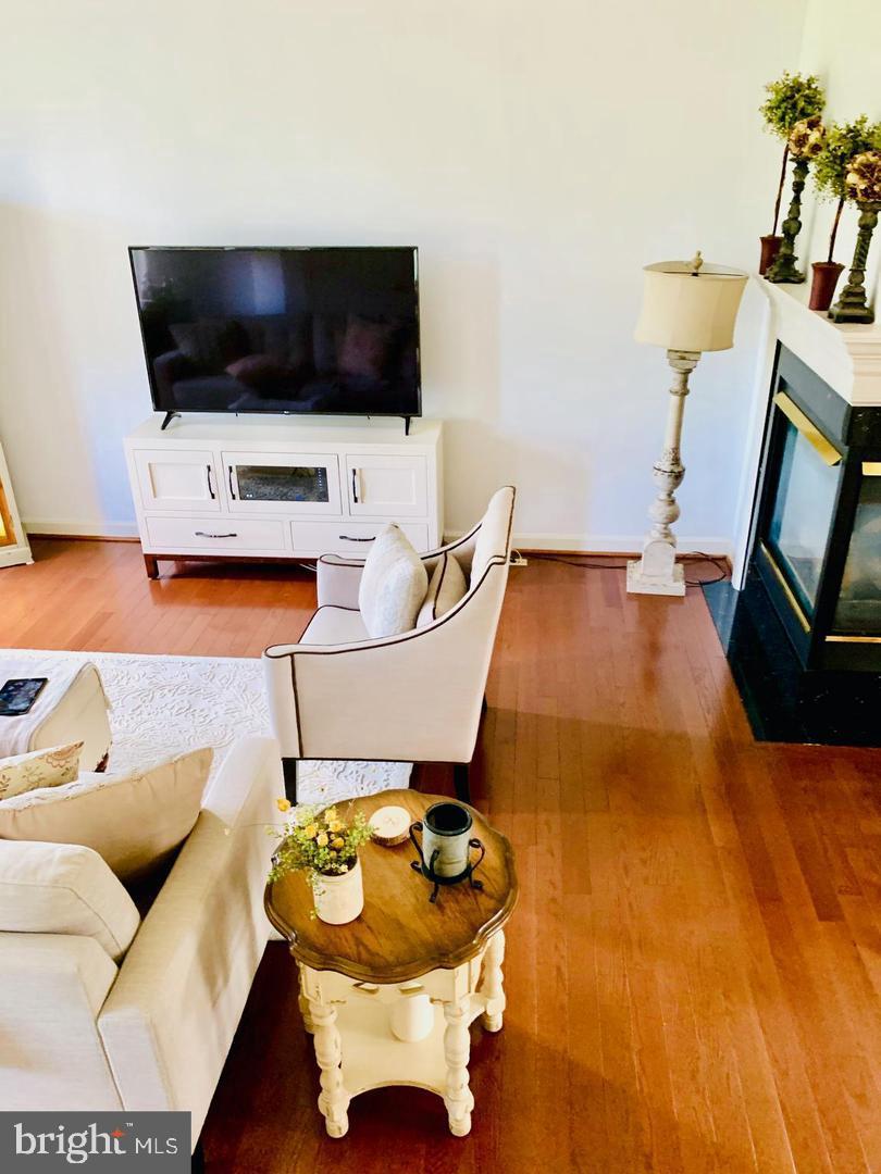 VILLAGES OF URBANA - Residential Lease