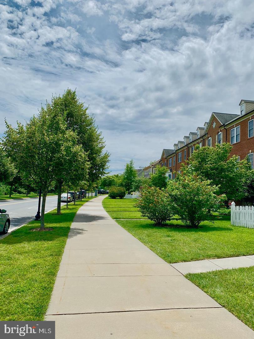 VILLAGES OF URBANA - Residential Lease