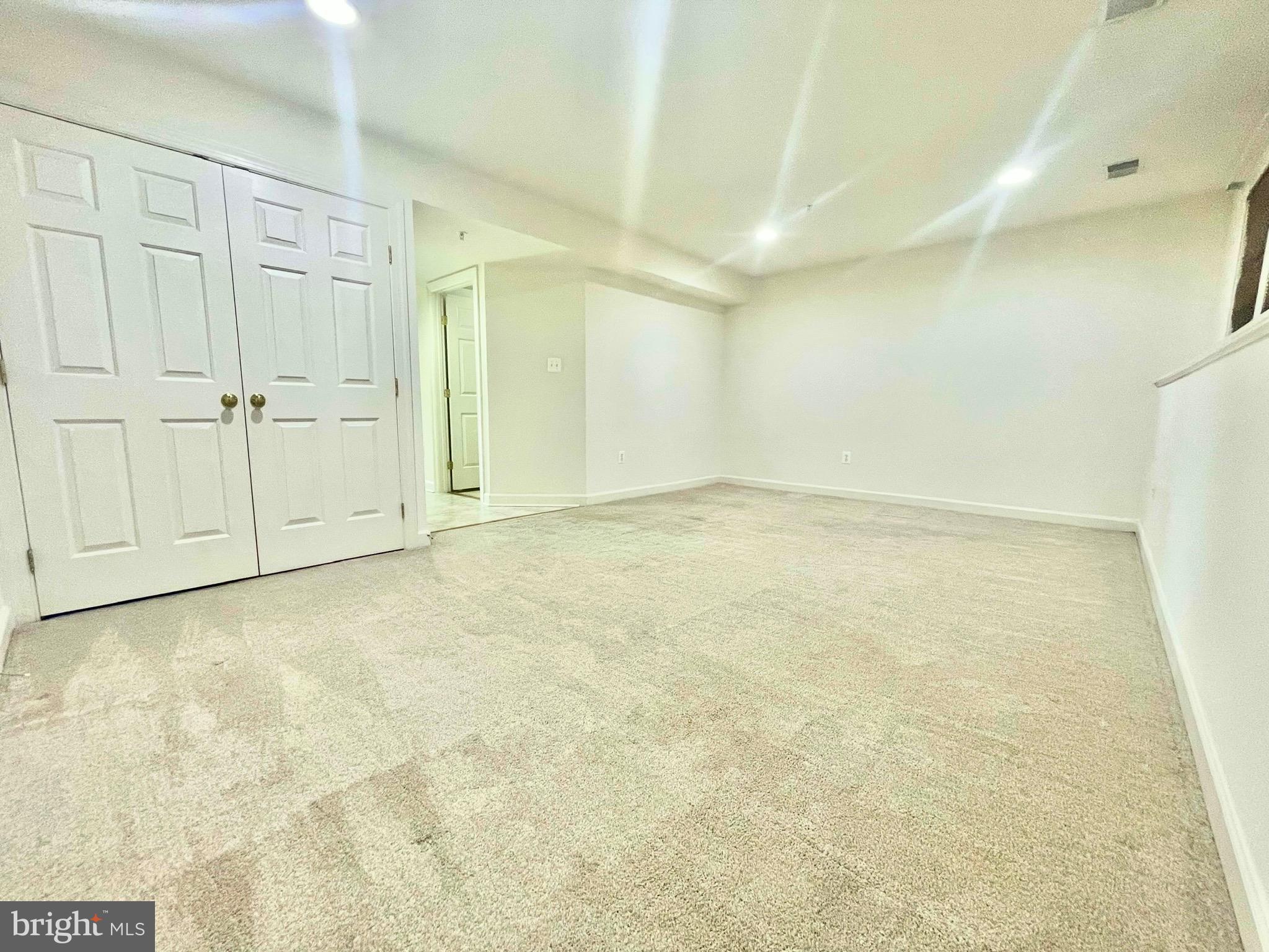 VILLAGES OF URBANA - Residential Lease