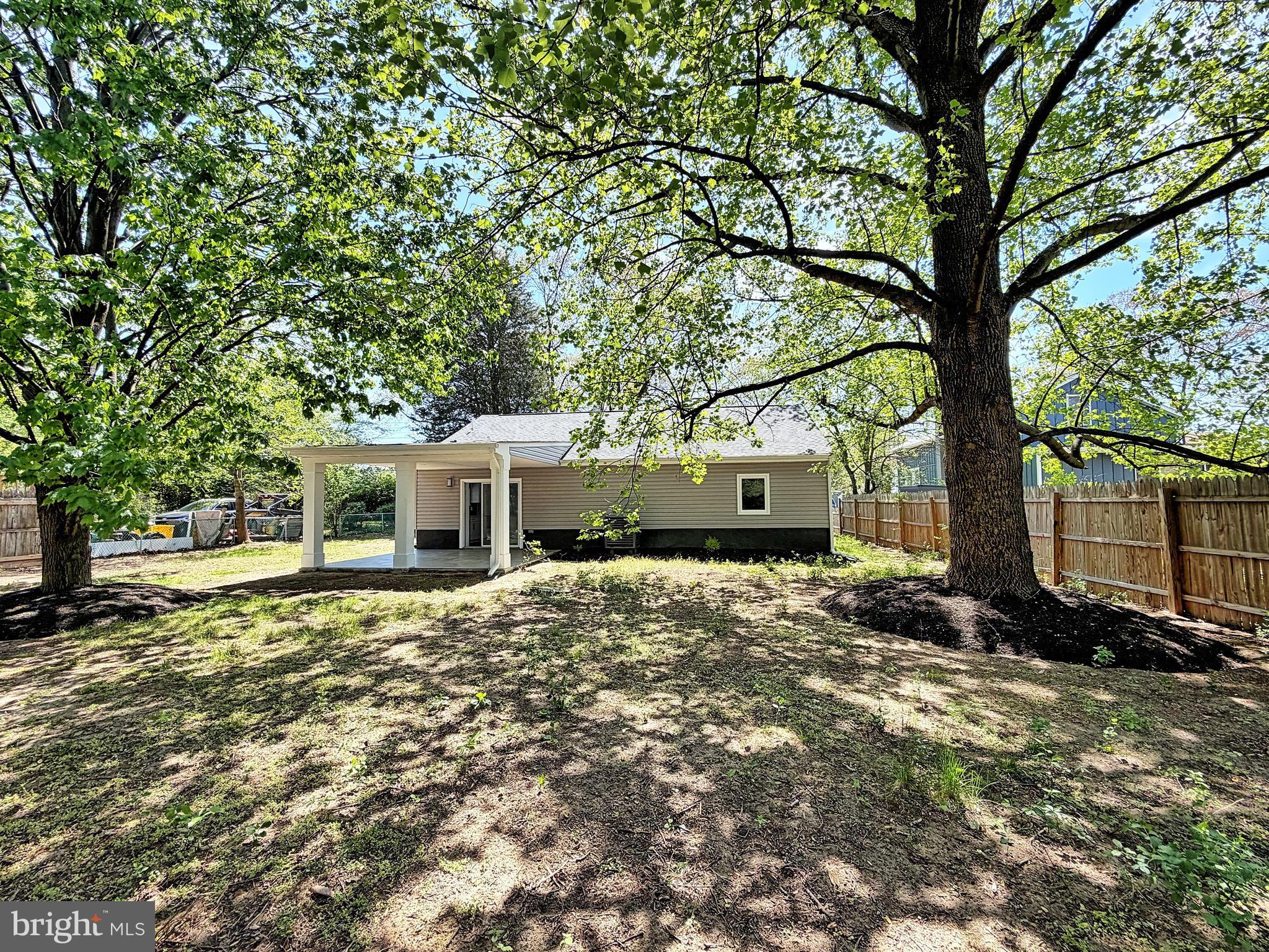 SHORELAND - Residential