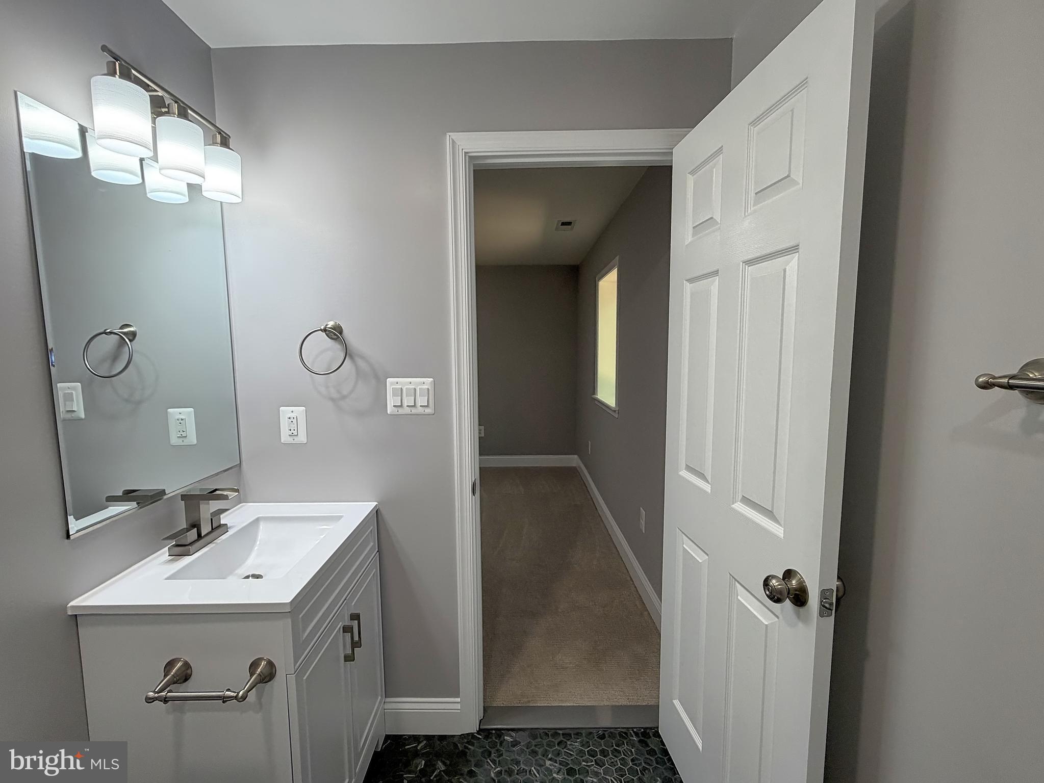 SHORELAND - Residential