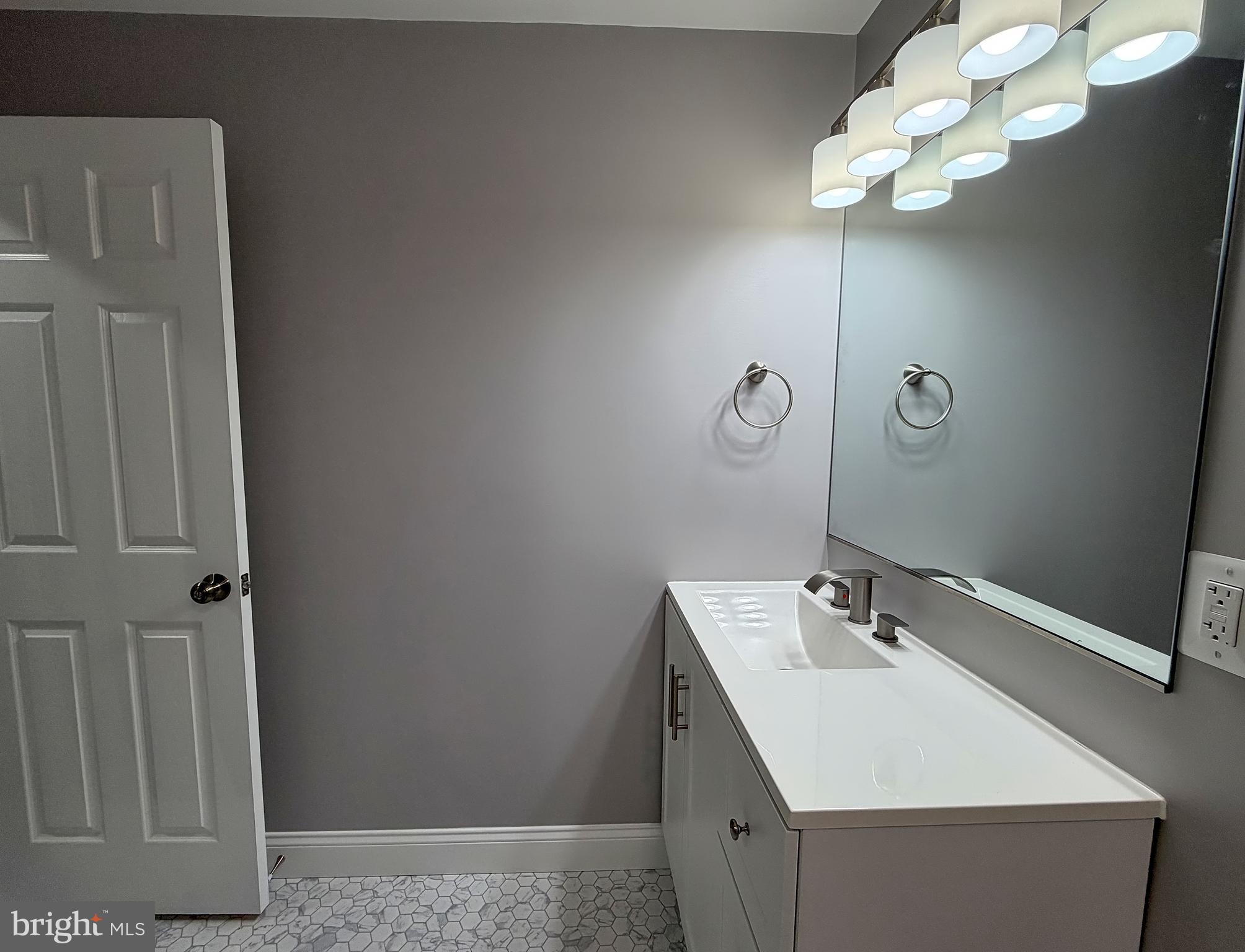 SHORELAND - Residential