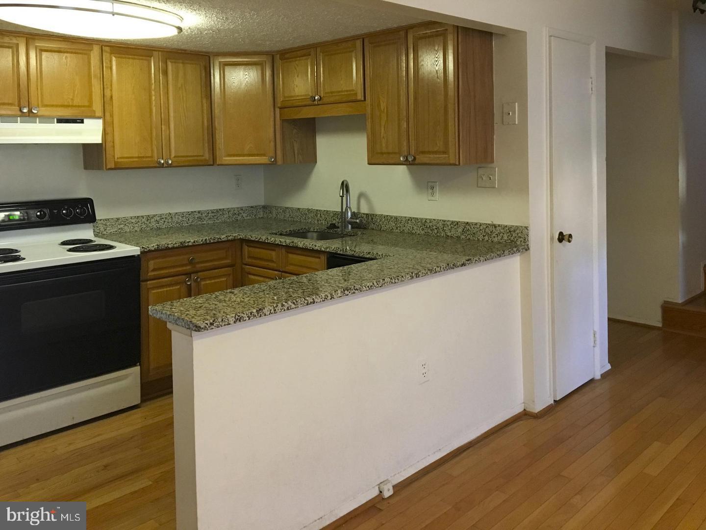 LINDEN SQUARE - Residential Lease