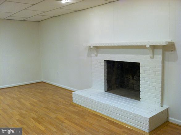 LINDEN SQUARE - Residential Lease