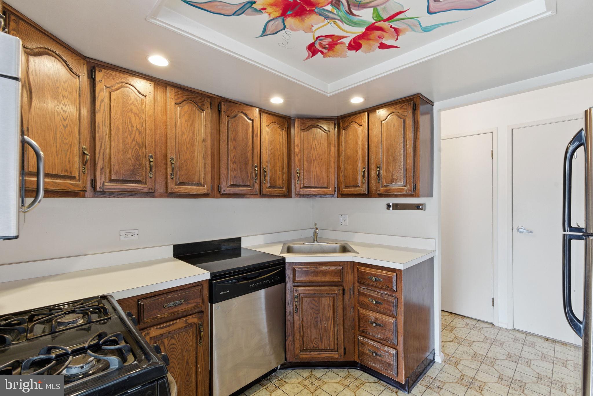 WASHINGTON SQ WEST - Residential