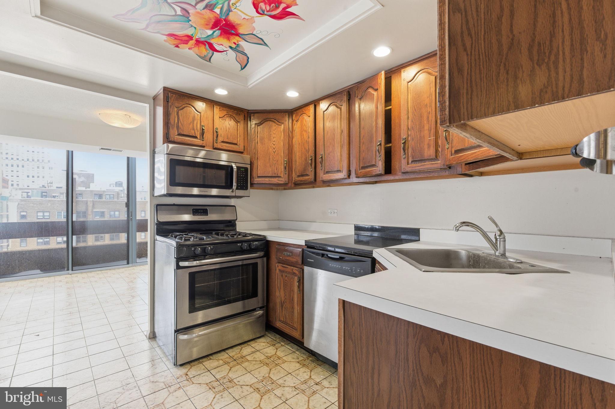 WASHINGTON SQ WEST - Residential