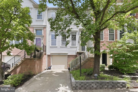 Townhouse For Rent - 20746 Shoreline Terrace<br/> STERLING, VA 20165