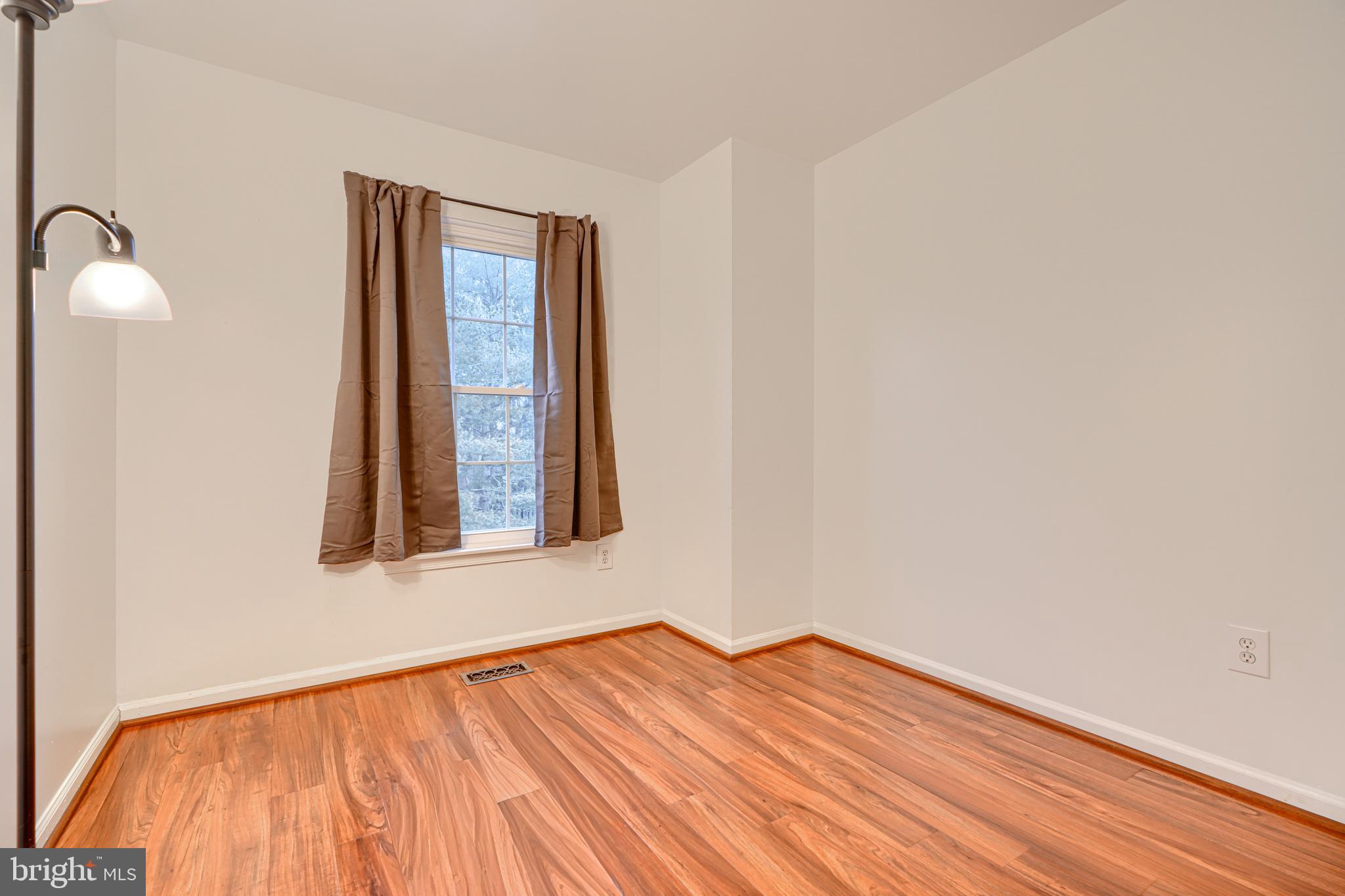 CONSTANT FRIENDSHIP - Residential Lease