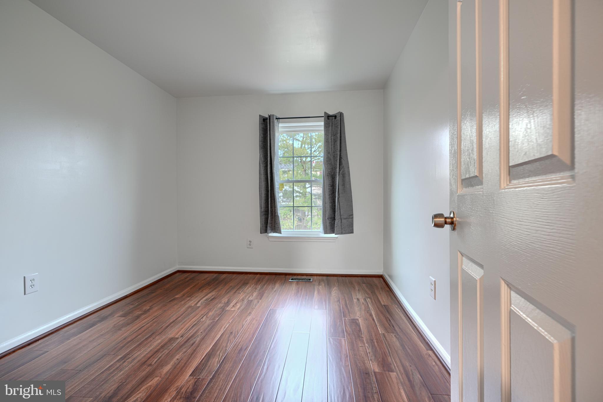 CONSTANT FRIENDSHIP - Residential Lease