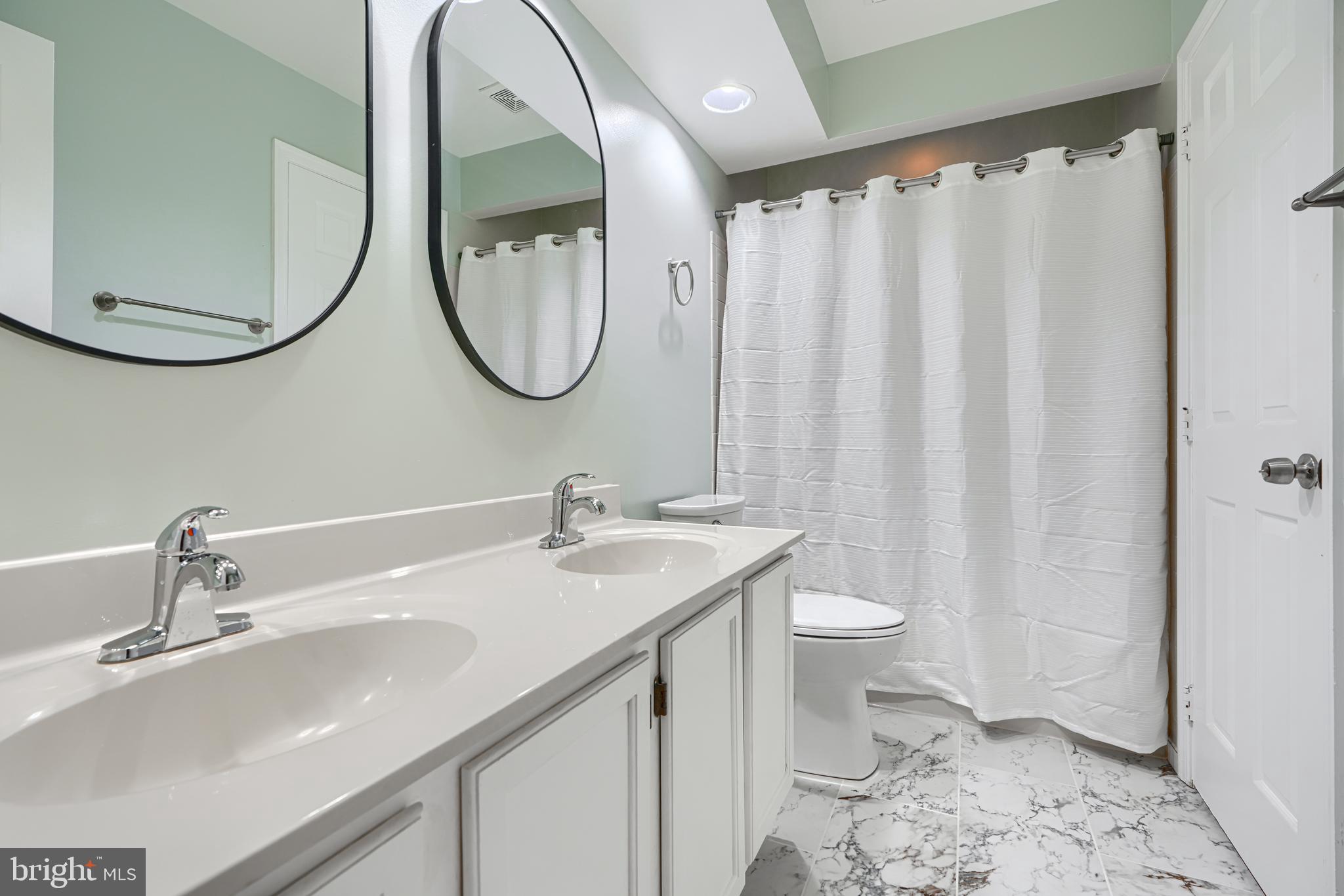 CONSTANT FRIENDSHIP - Residential Lease