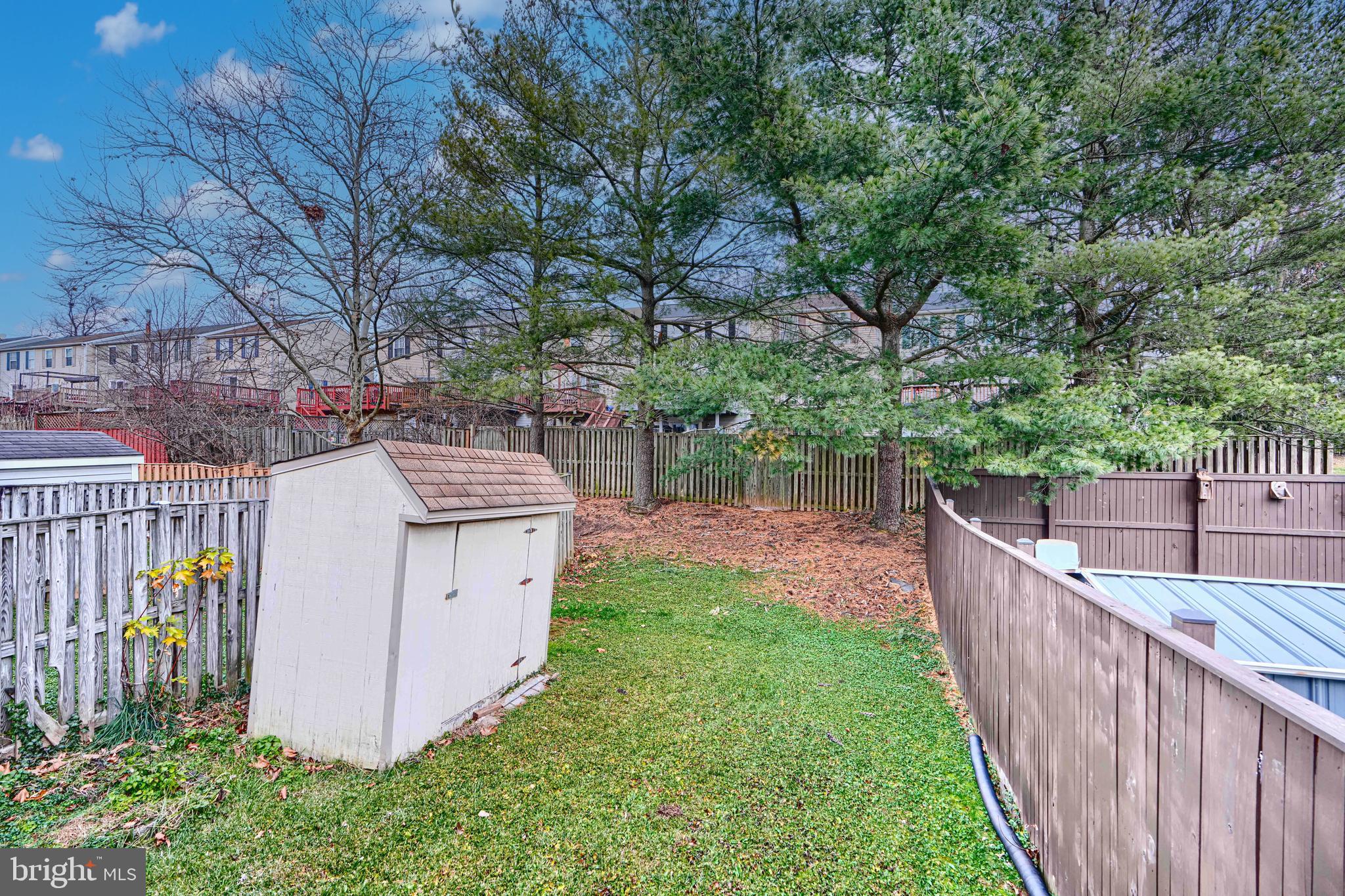 CONSTANT FRIENDSHIP - Residential Lease