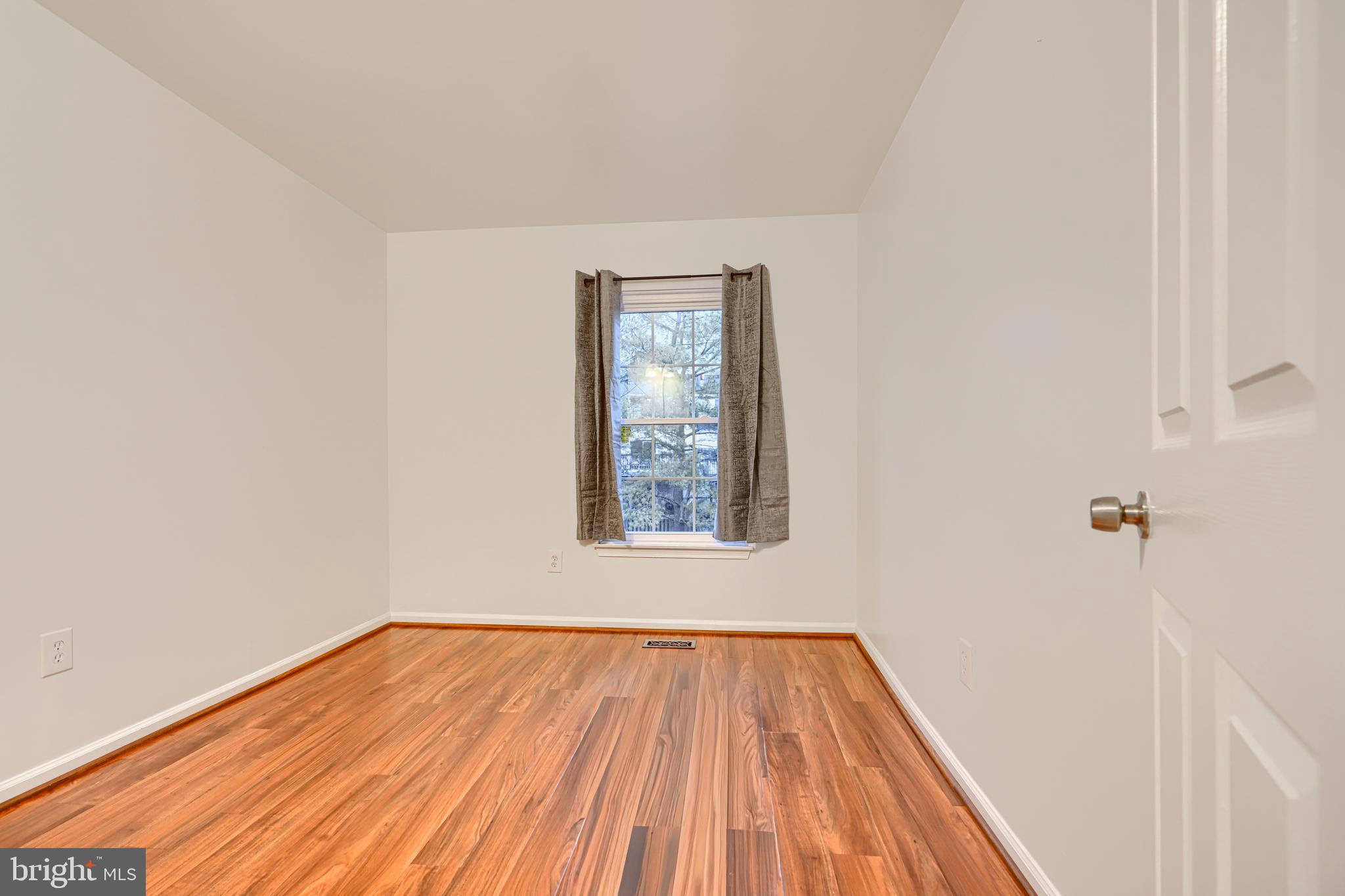 CONSTANT FRIENDSHIP - Residential Lease