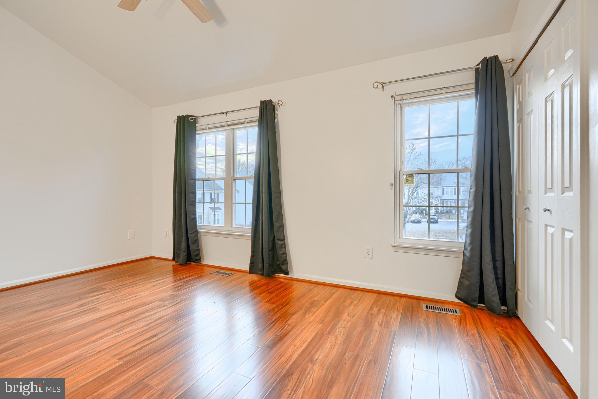 CONSTANT FRIENDSHIP - Residential Lease