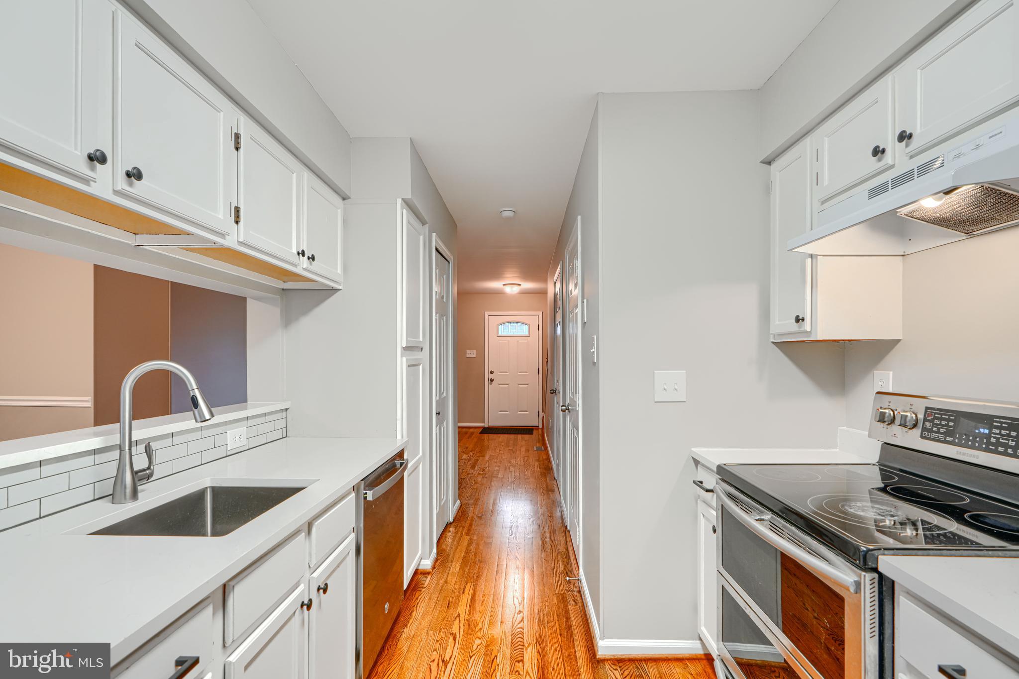 CONSTANT FRIENDSHIP - Residential Lease