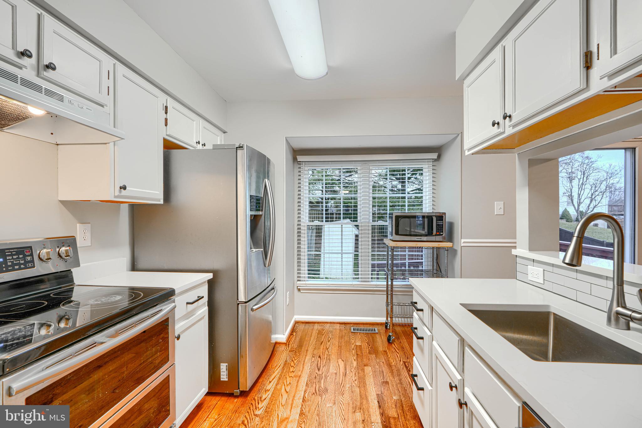 CONSTANT FRIENDSHIP - Residential Lease