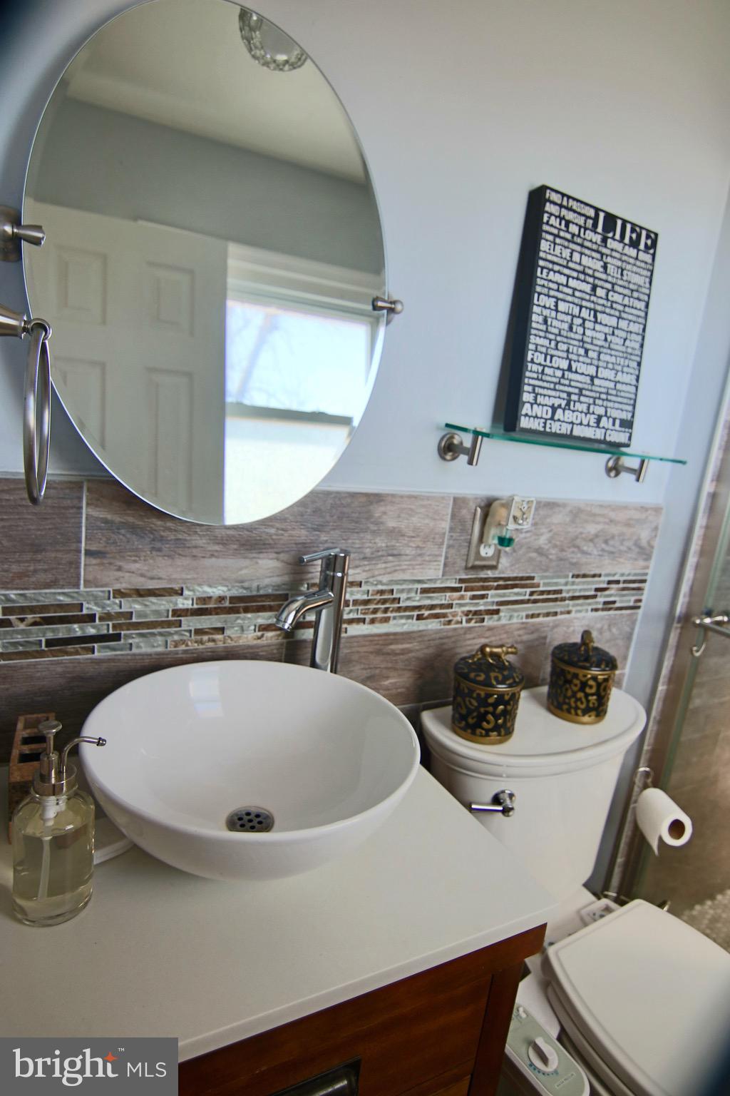 THE PROVINCES - Residential