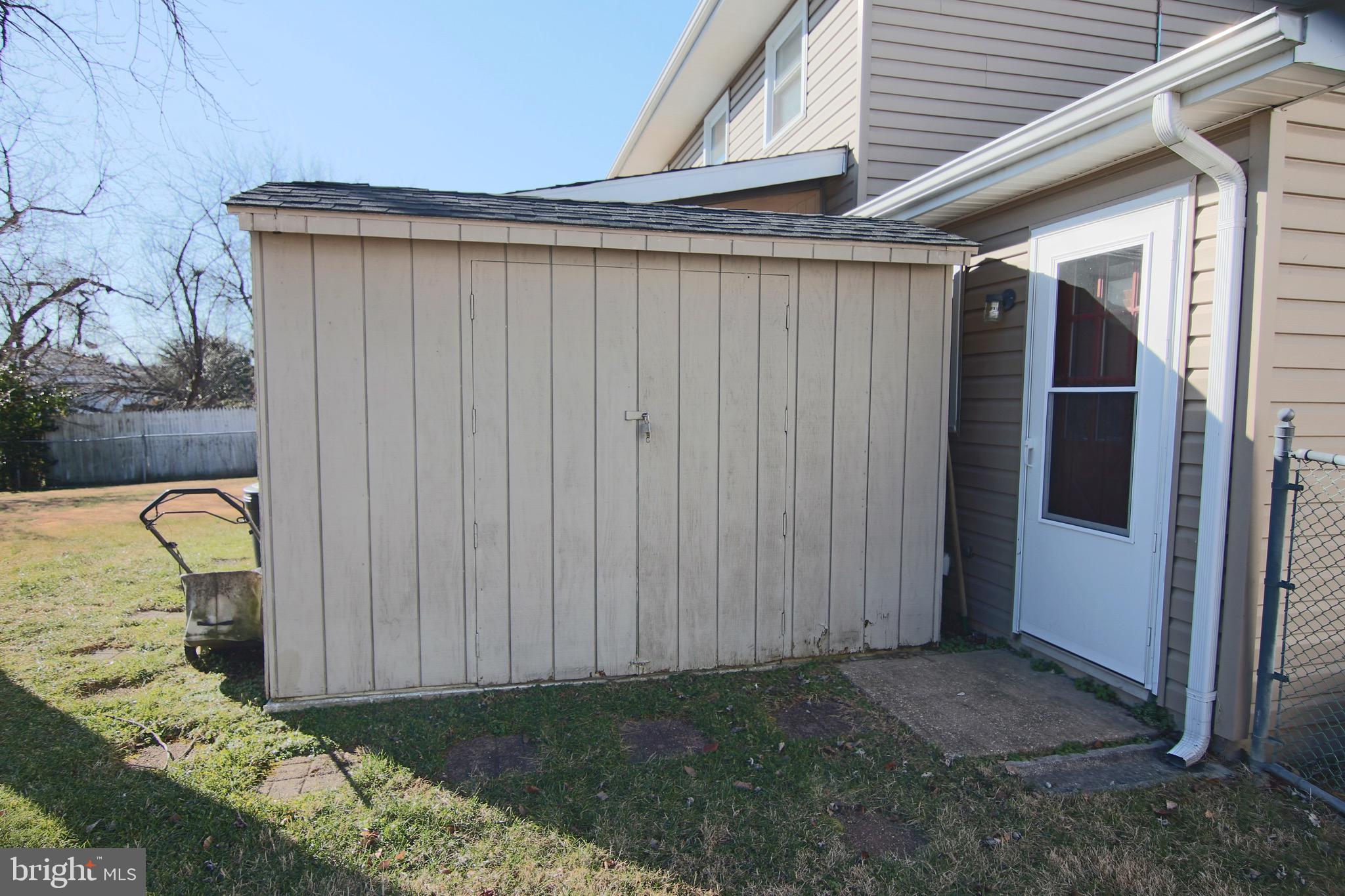 THE PROVINCES - Residential