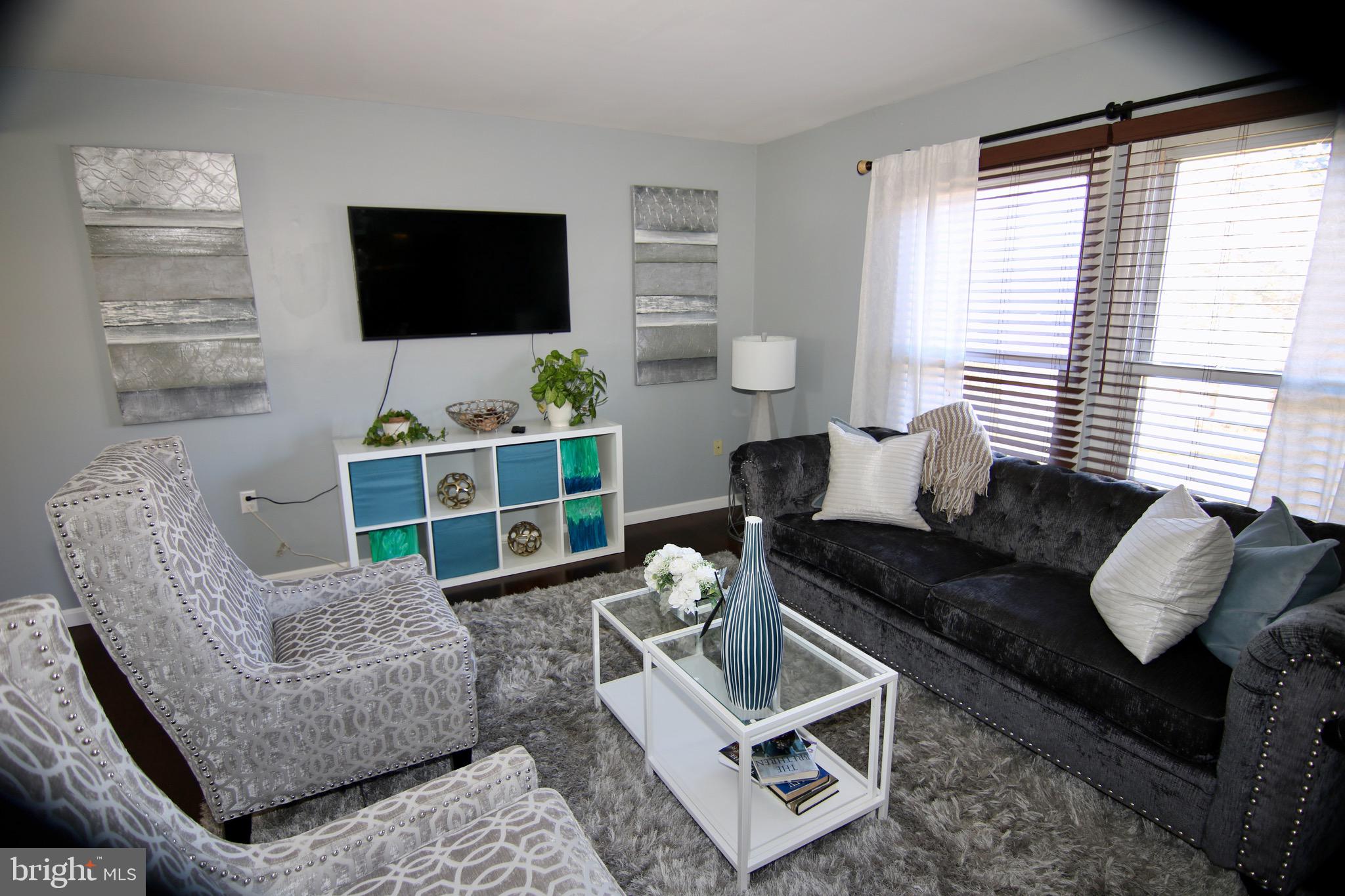 THE PROVINCES - Residential