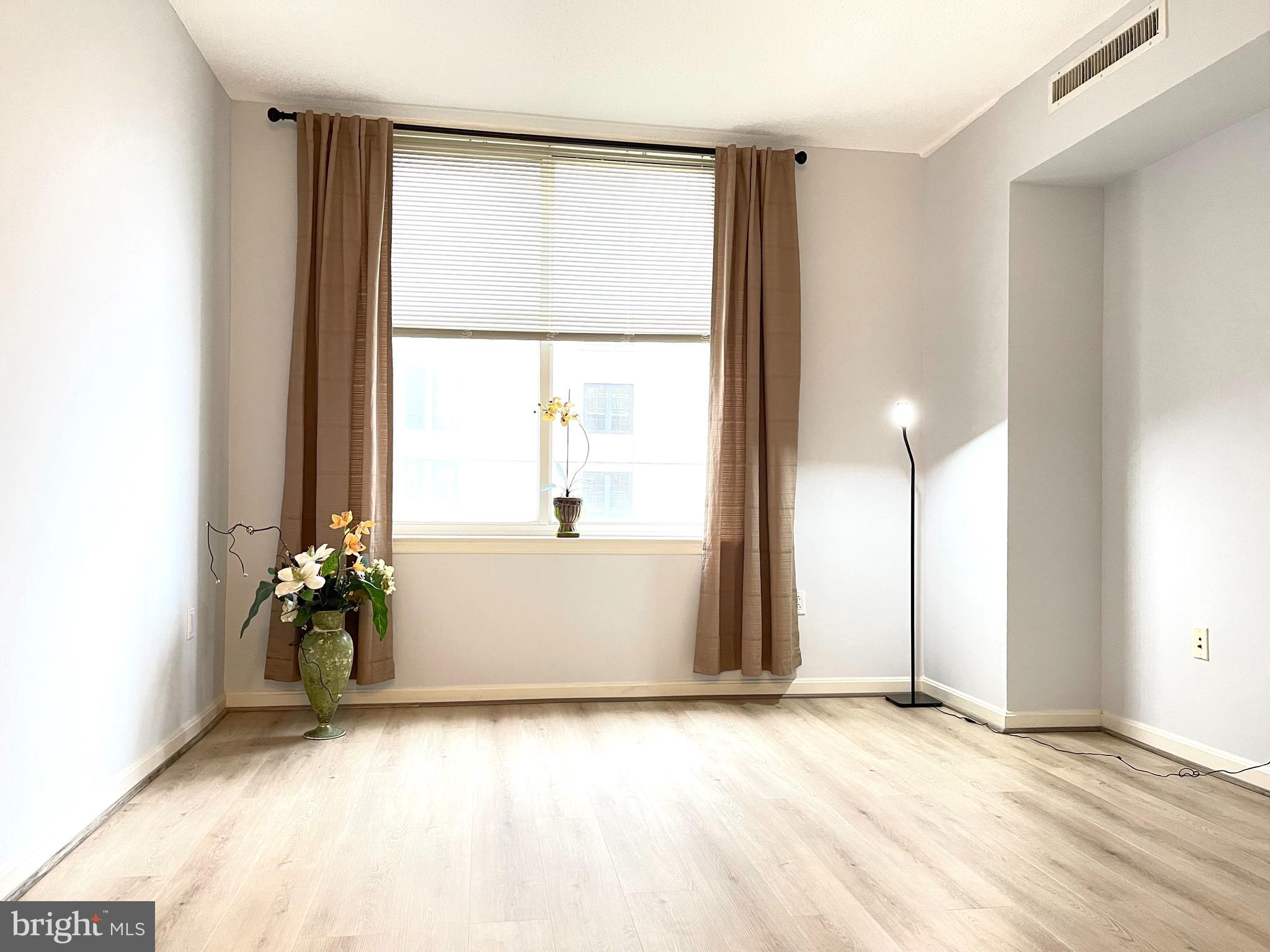 CRESCENT - Residential