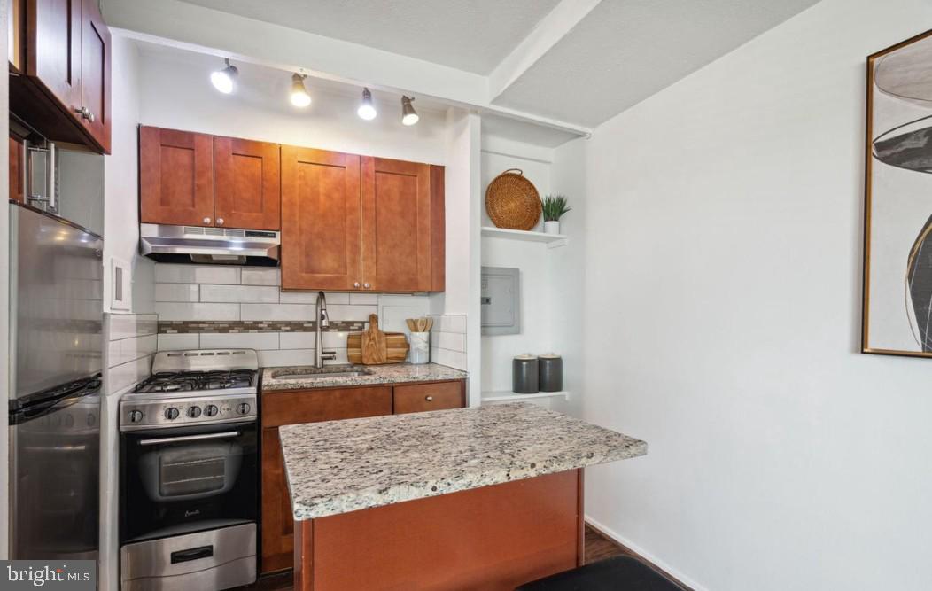 2101 CHESTNUT STREET 901