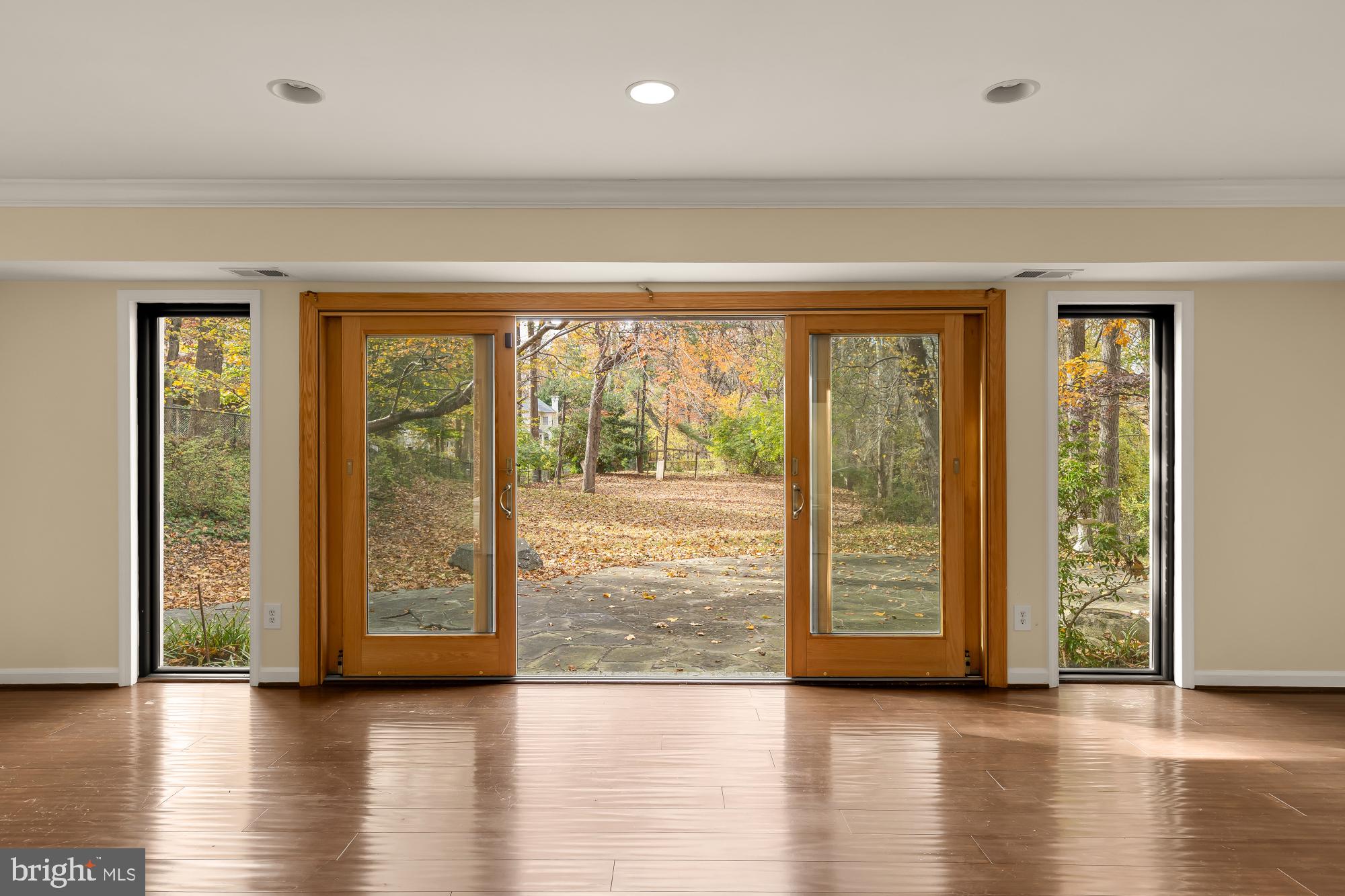 LANGLEY OAKS - Residential Lease