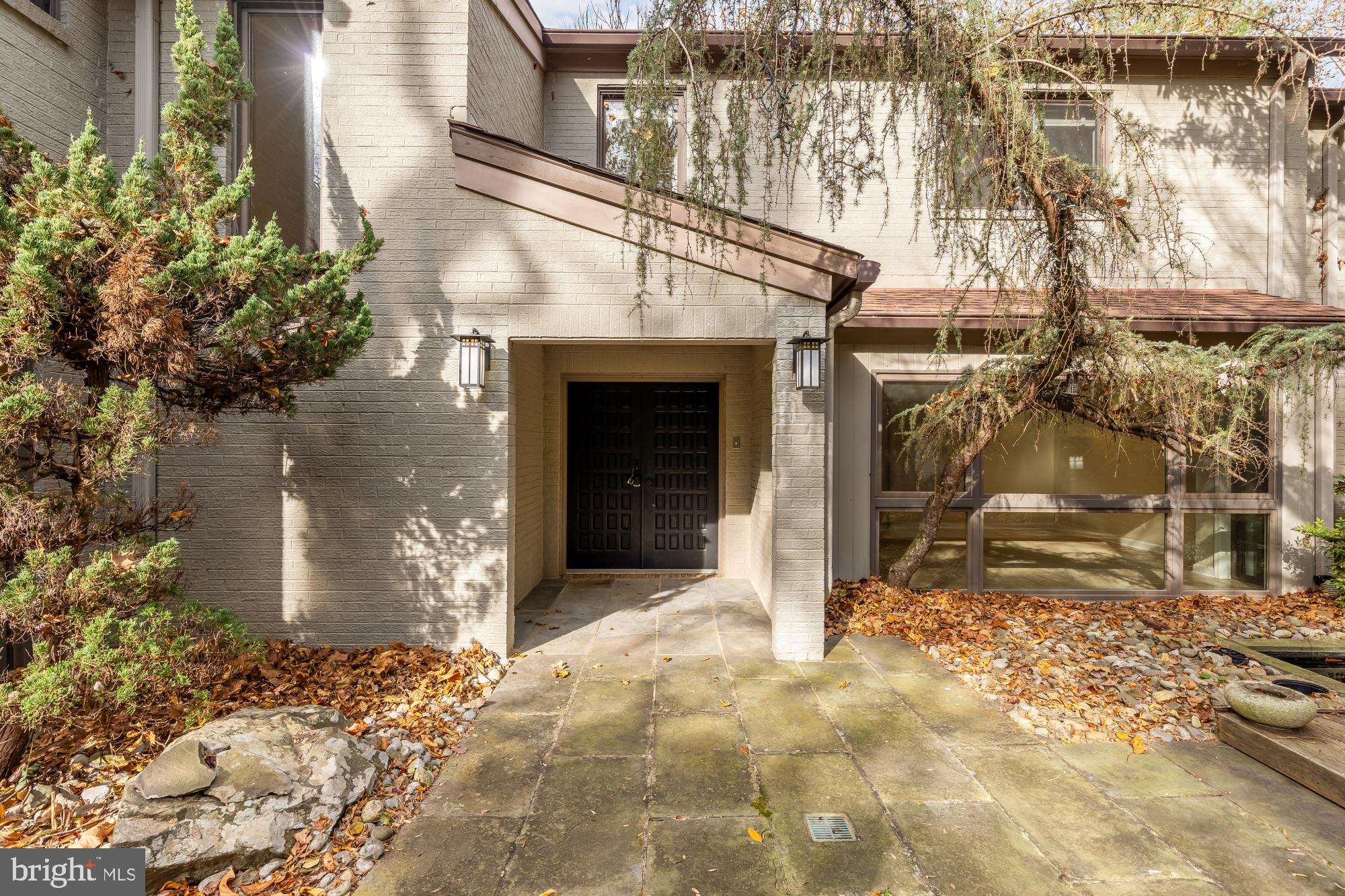 LANGLEY OAKS - Residential Lease