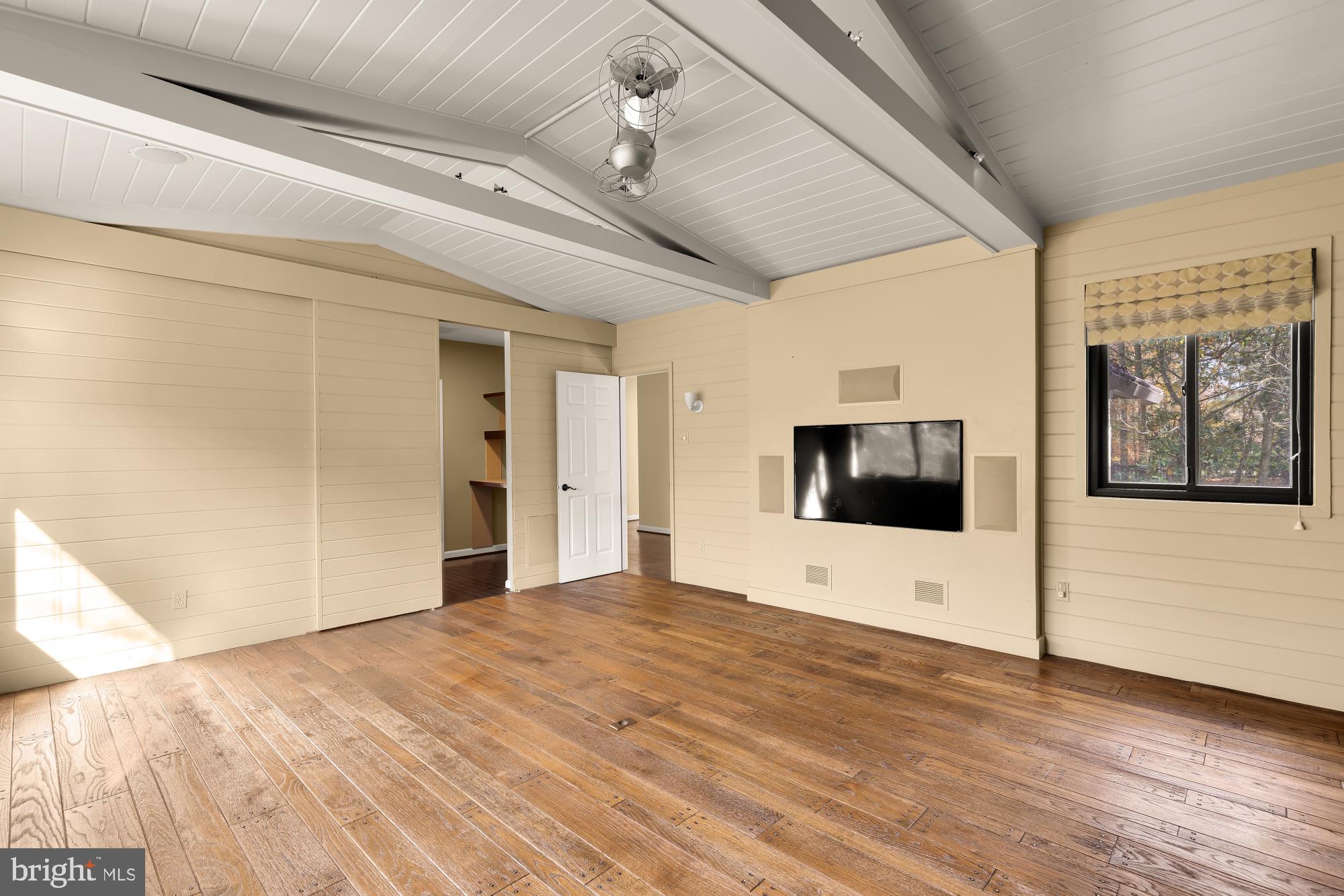 LANGLEY OAKS - Residential Lease