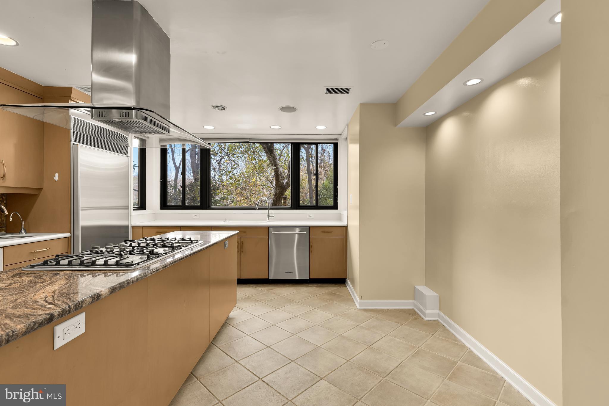 LANGLEY OAKS - Residential Lease