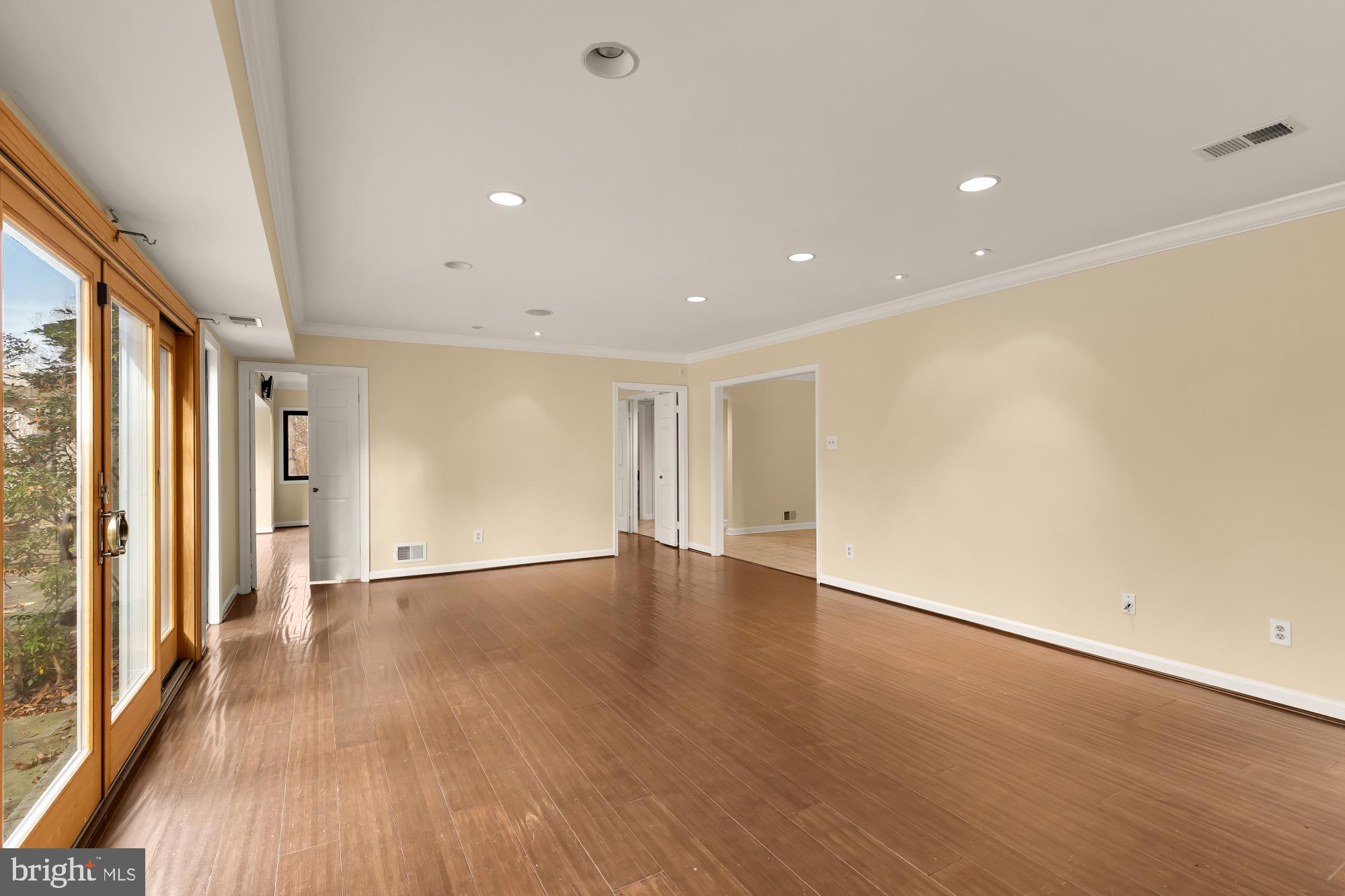 LANGLEY OAKS - Residential Lease