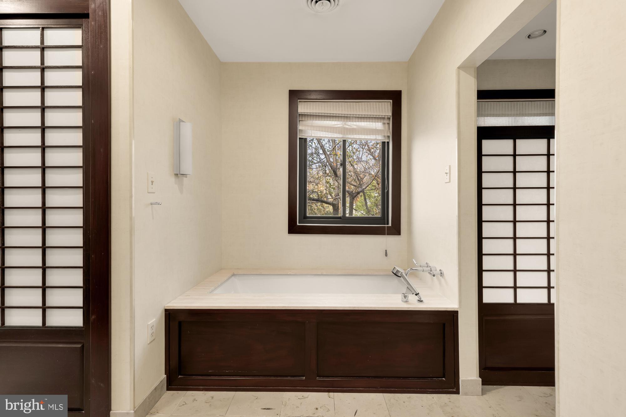 LANGLEY OAKS - Residential Lease