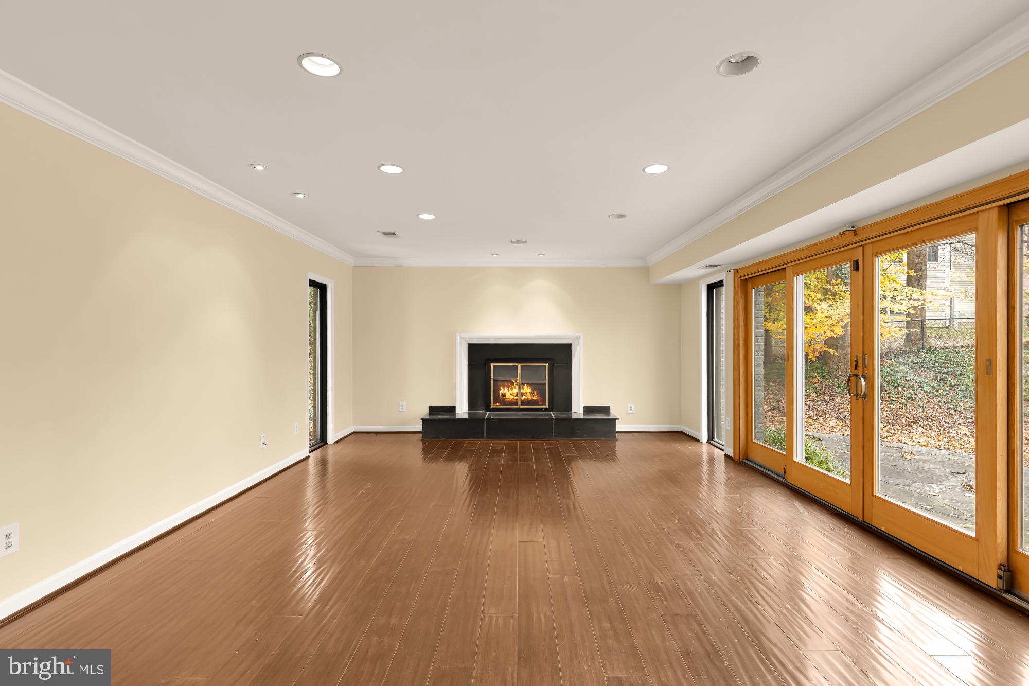 LANGLEY OAKS - Residential Lease