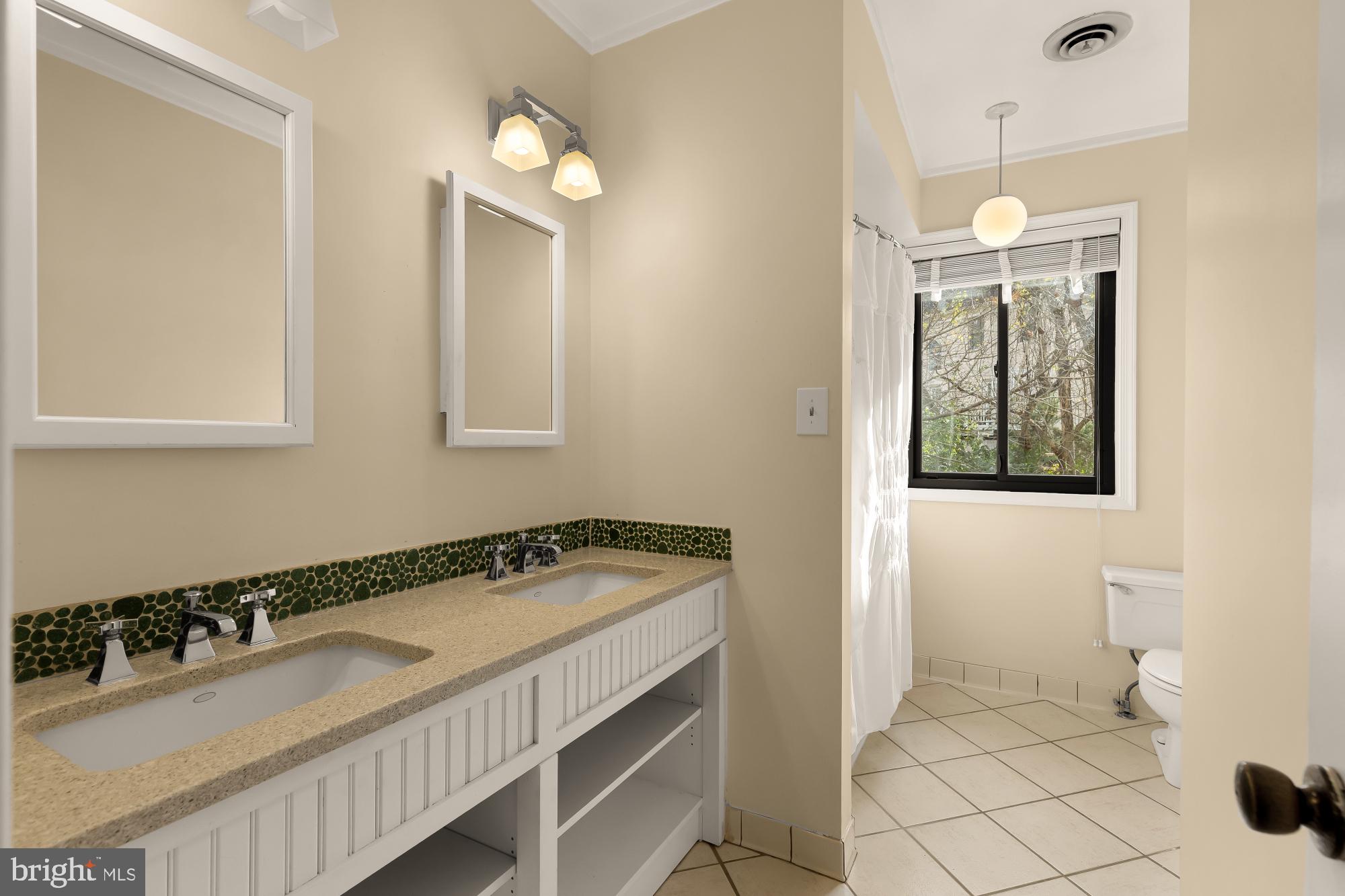 LANGLEY OAKS - Residential Lease