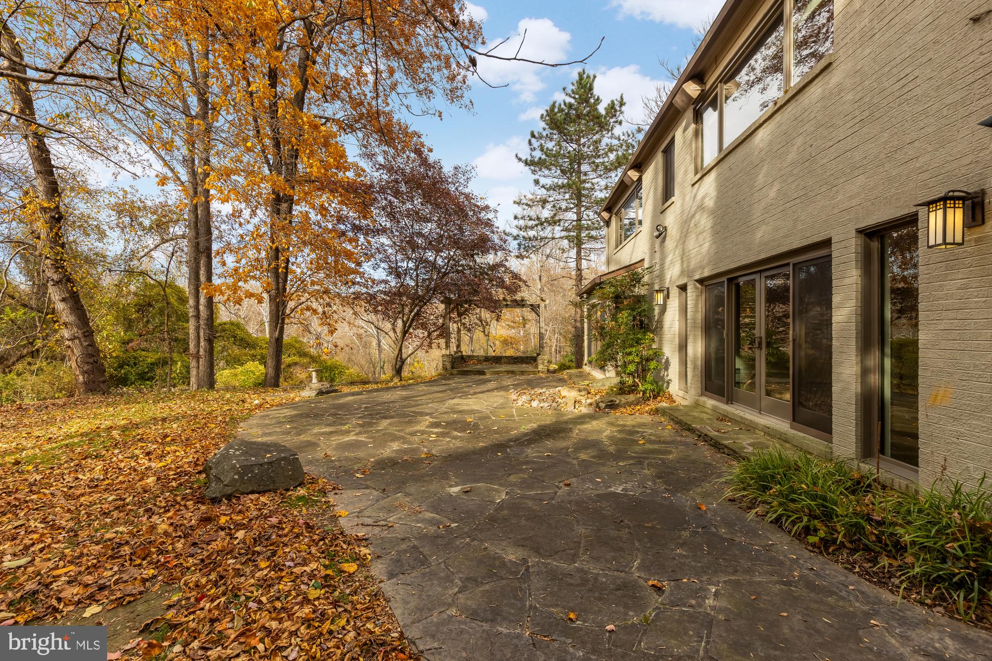 LANGLEY OAKS - Residential Lease