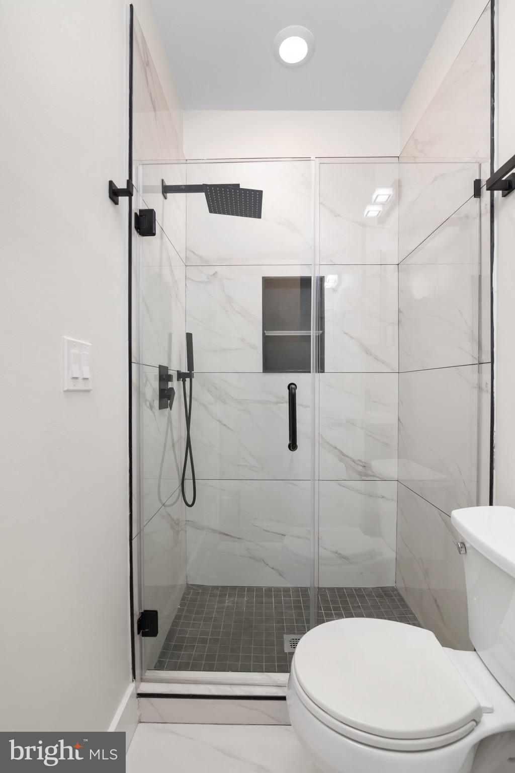 BARCLAY - Residential Lease