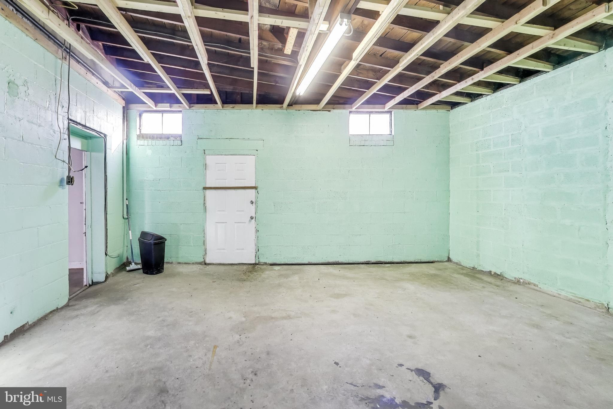 LAUREL PARK - Commercial Sale