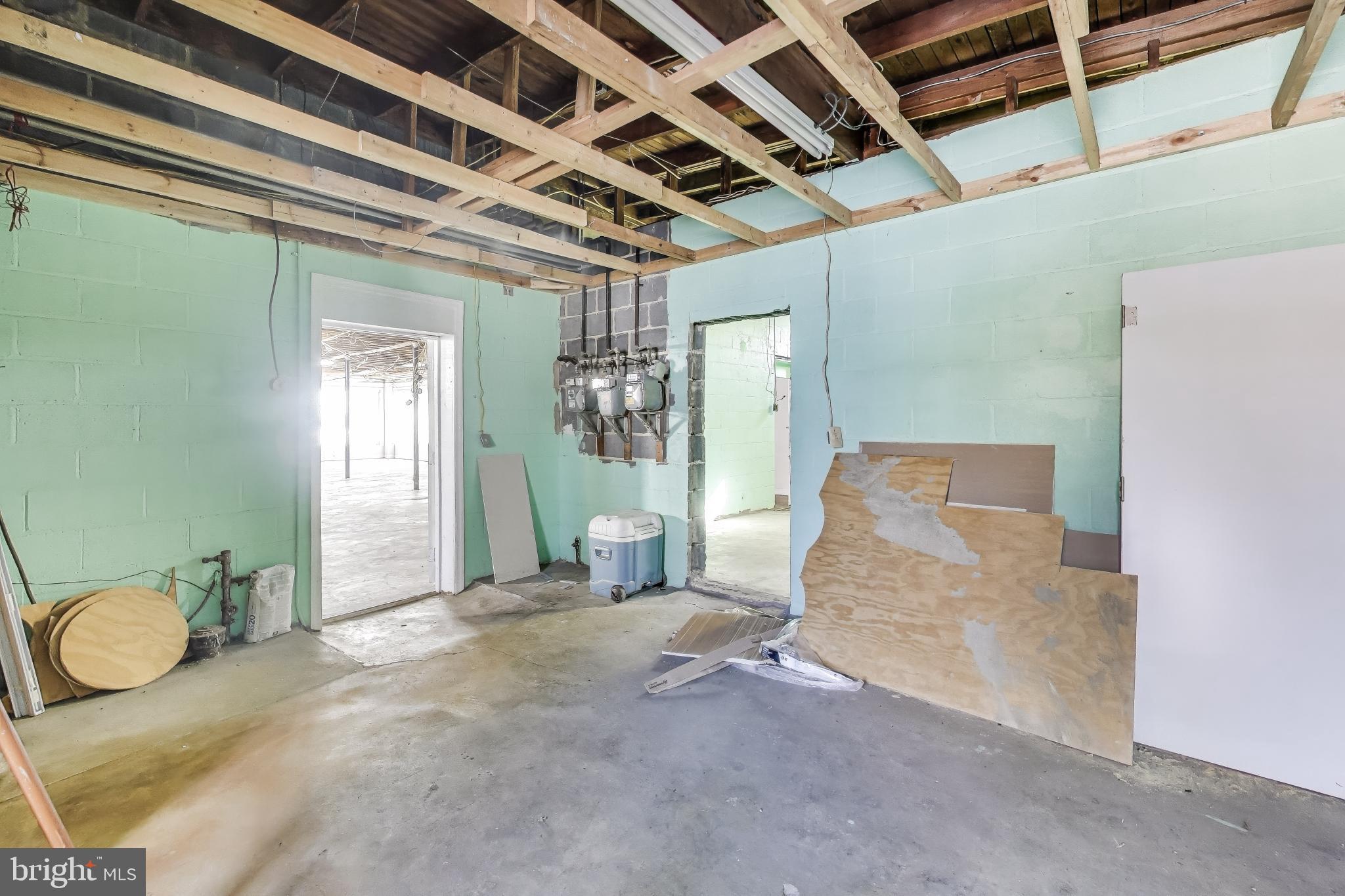 LAUREL PARK - Commercial Sale