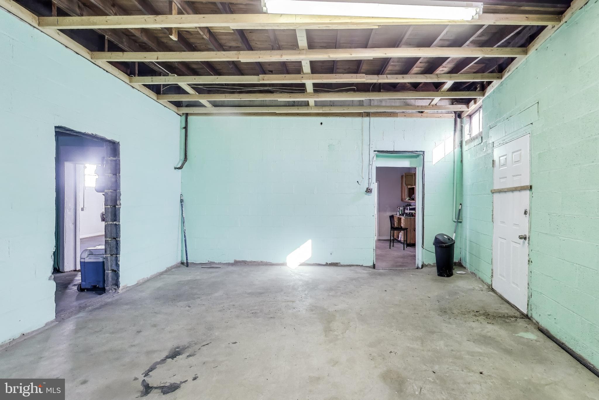 LAUREL PARK - Commercial Sale