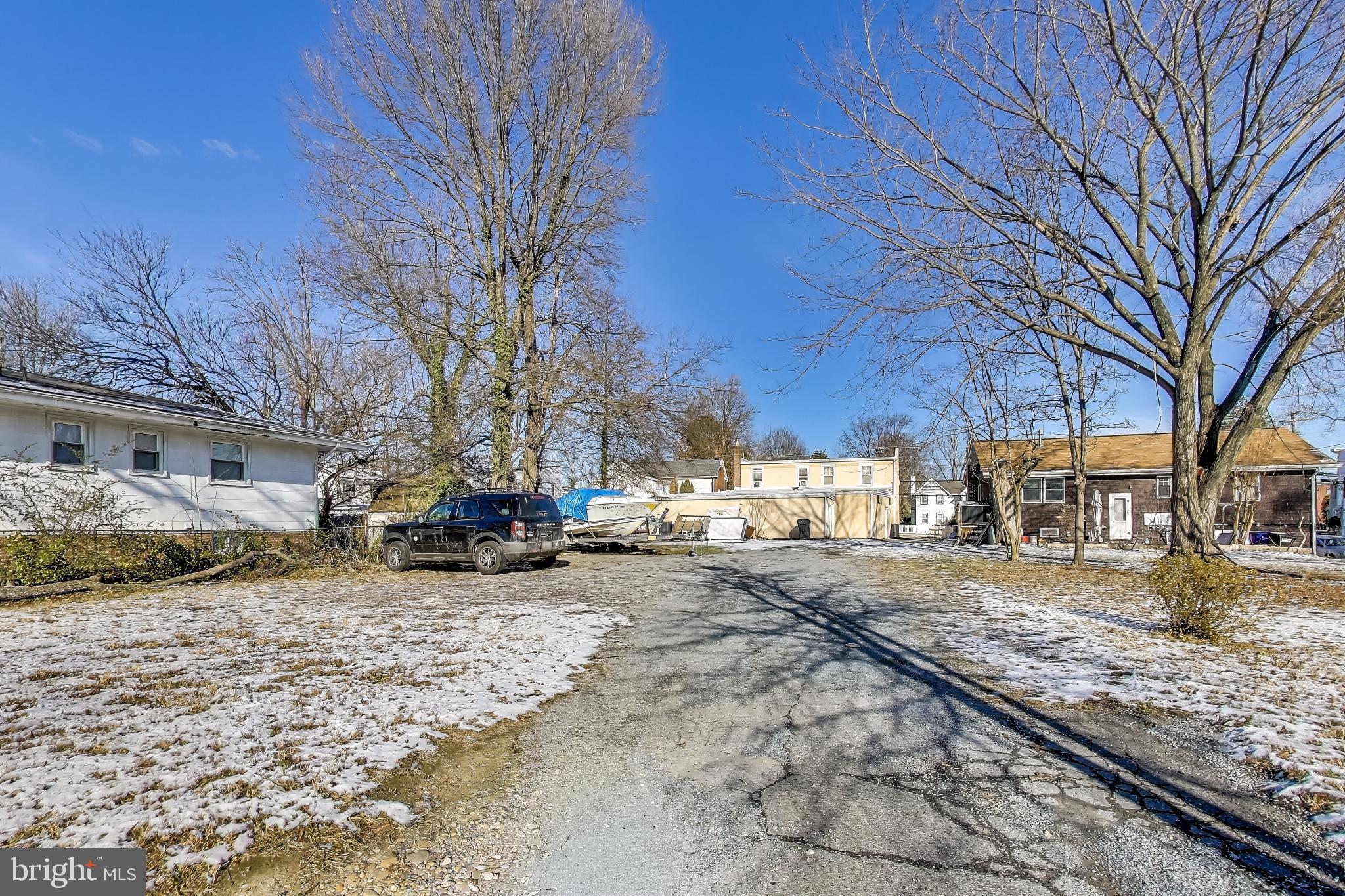 LAUREL PARK - Commercial Sale