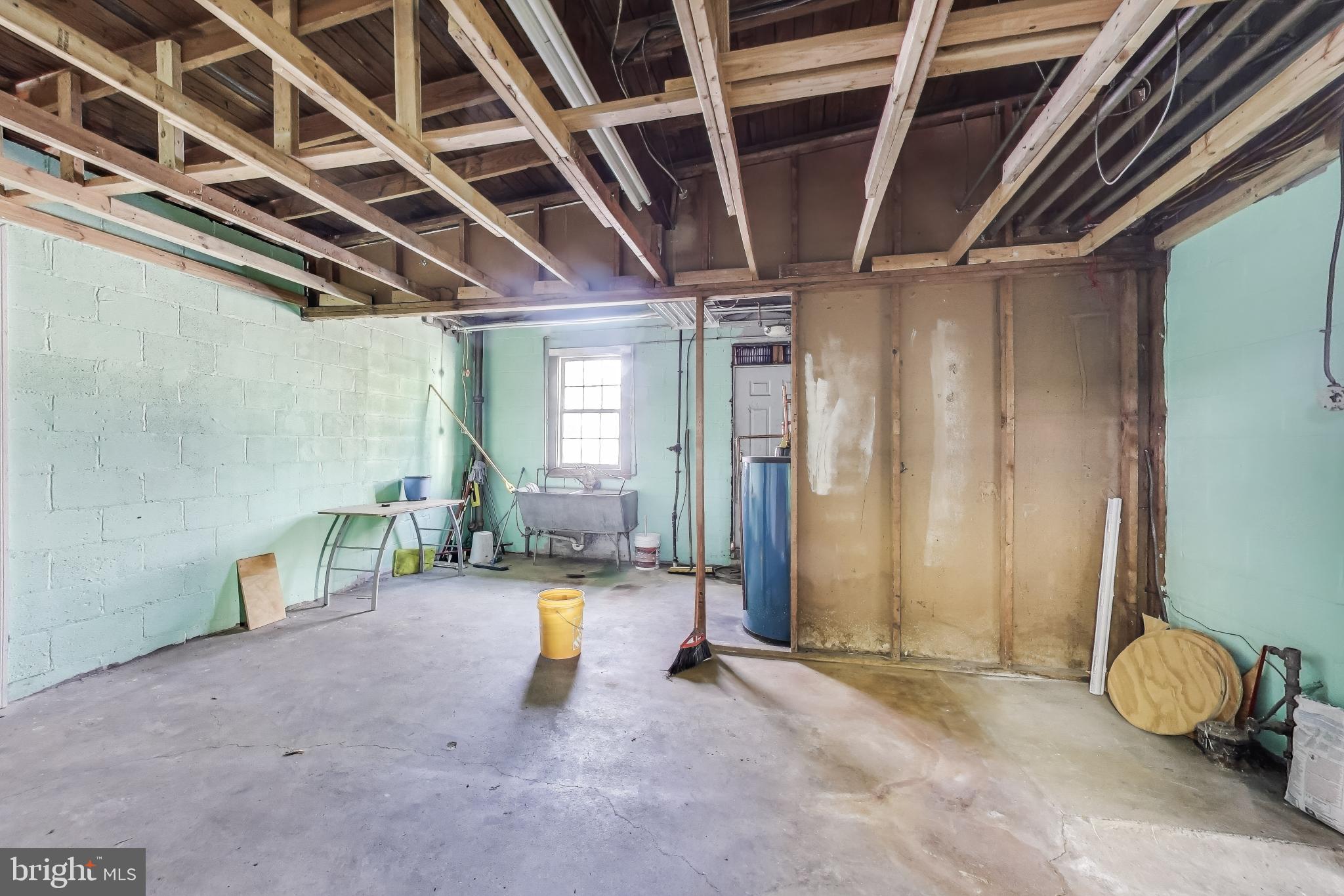 LAUREL PARK - Commercial Sale