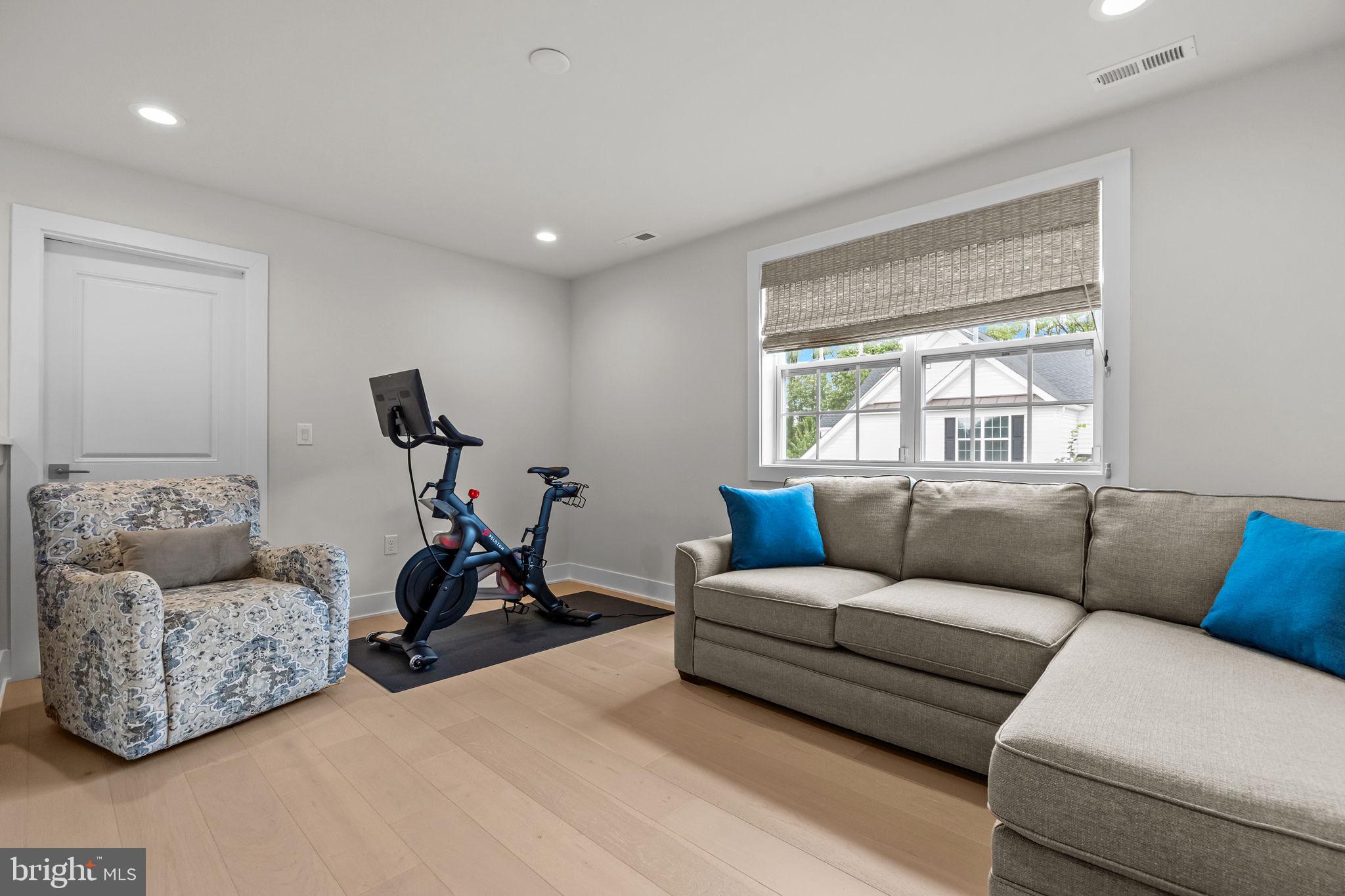 REGENCY AT YARDLEY - Residential