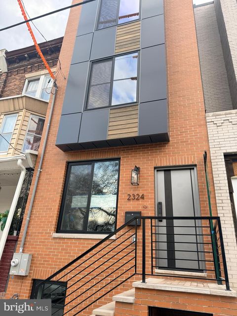 Townhouse For Sale - 2324 Reed Street<br/> PHILADELPHIA, PA 19146