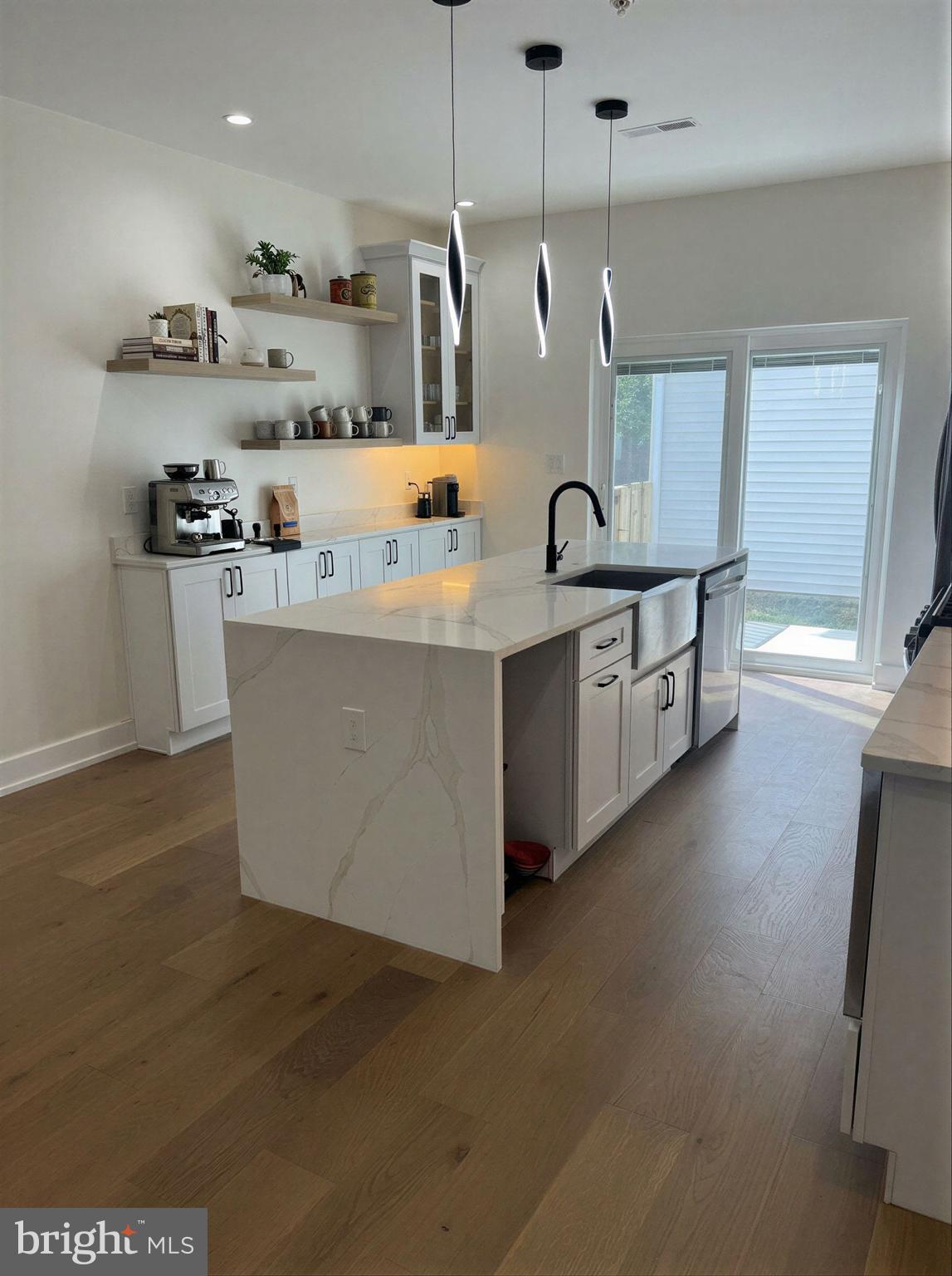 POINT BREEZE - Residential