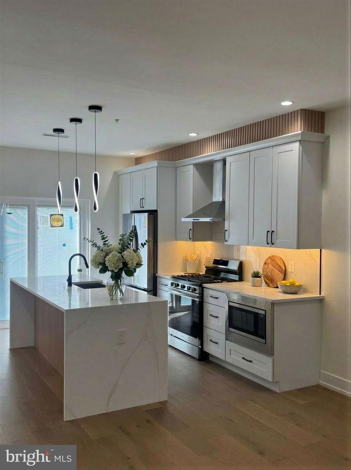 POINT BREEZE - Residential