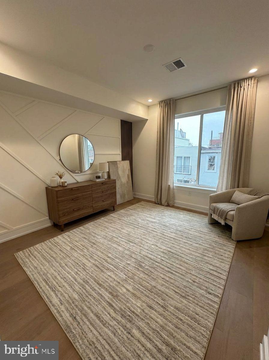 POINT BREEZE - Residential