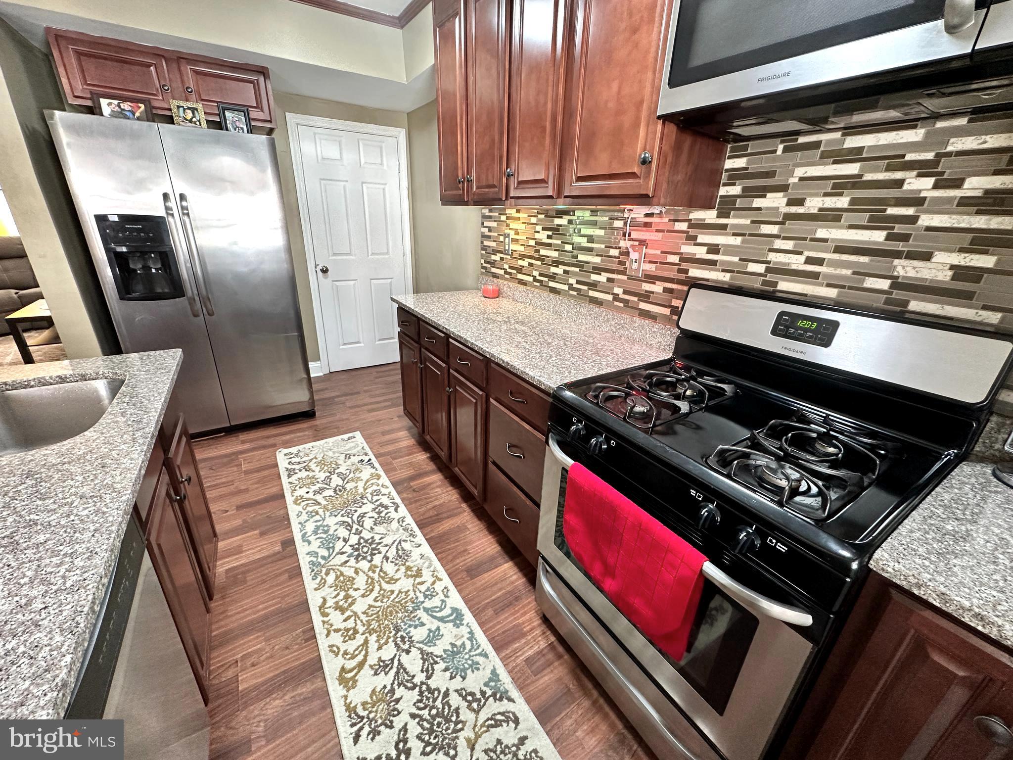 MERRITT HOMES - Residential